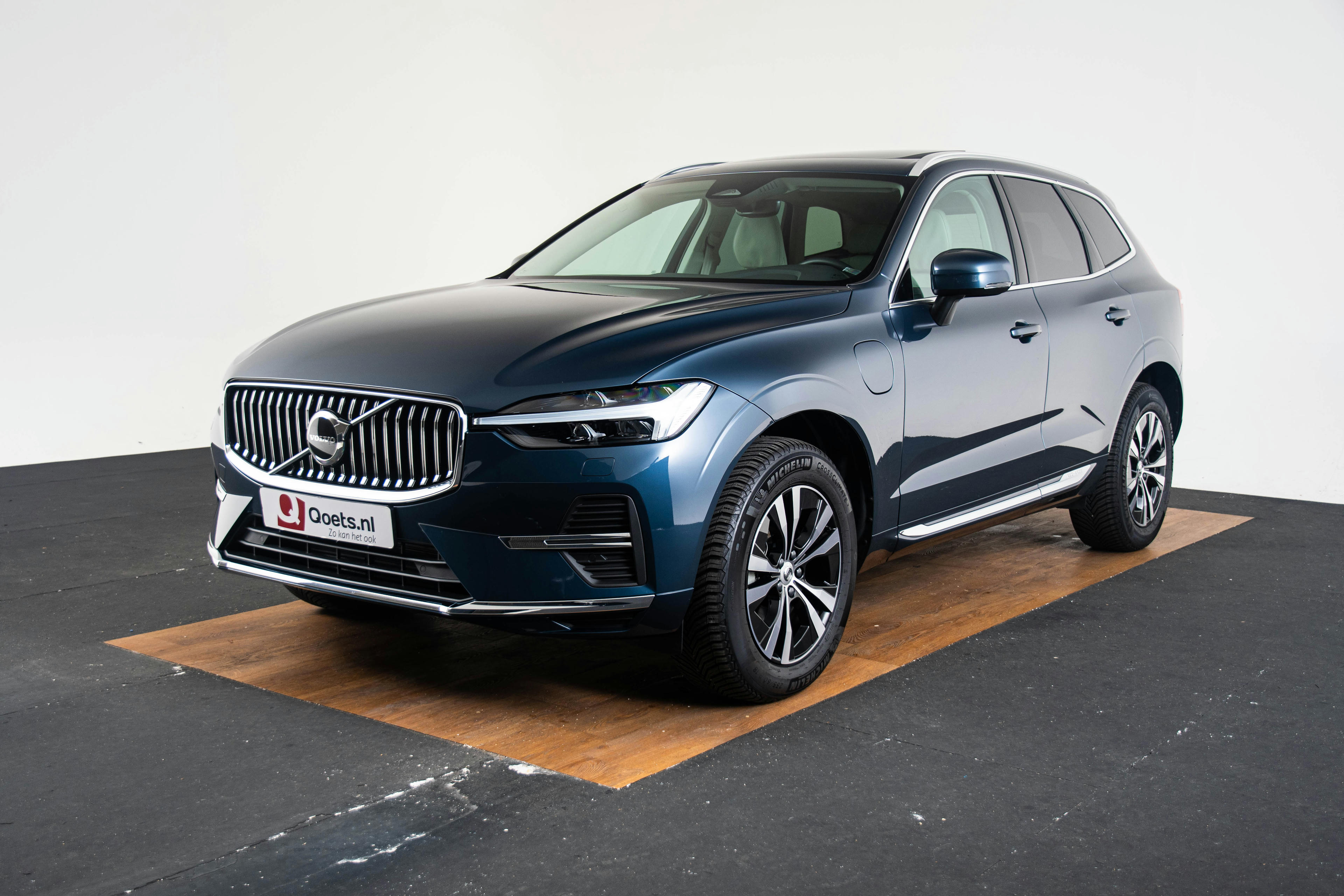 Car image 18