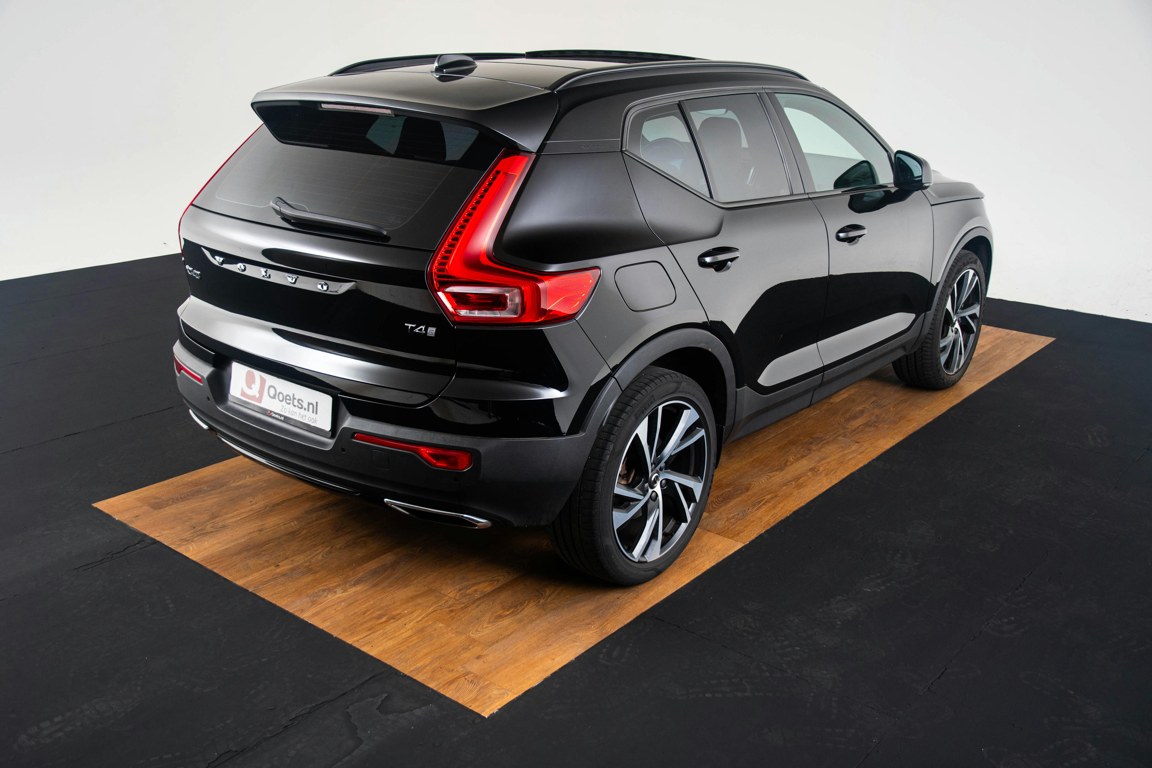 Car image 17