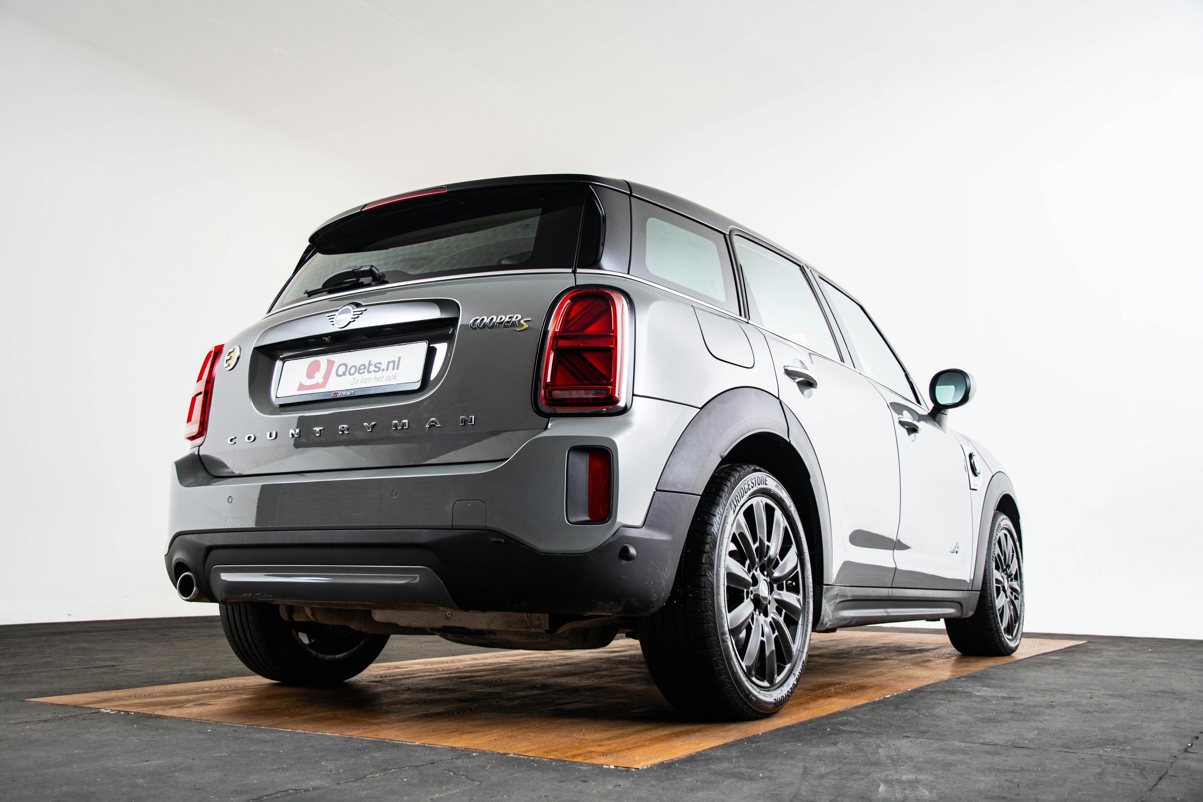 Car image 15