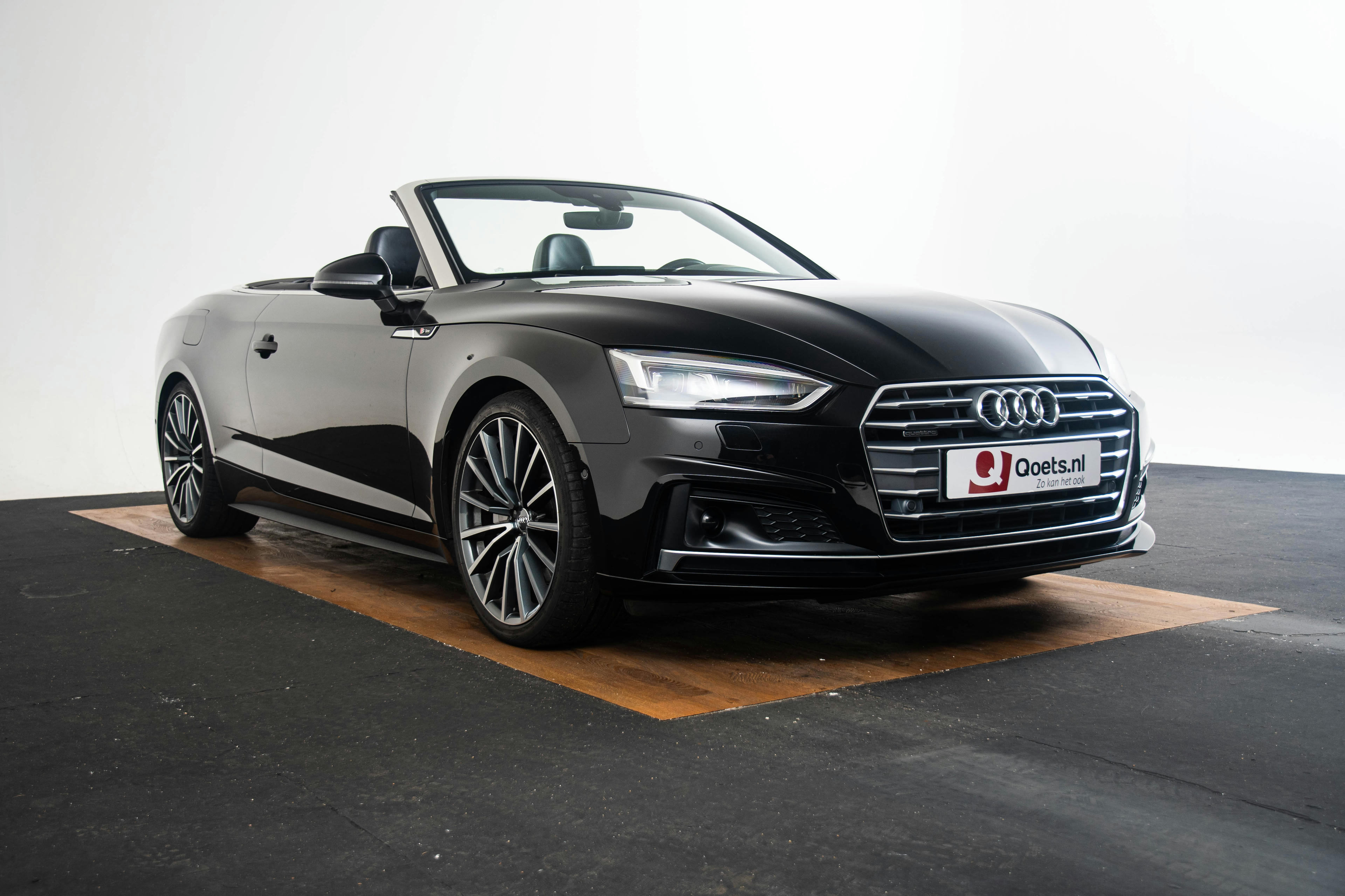 Car image 17