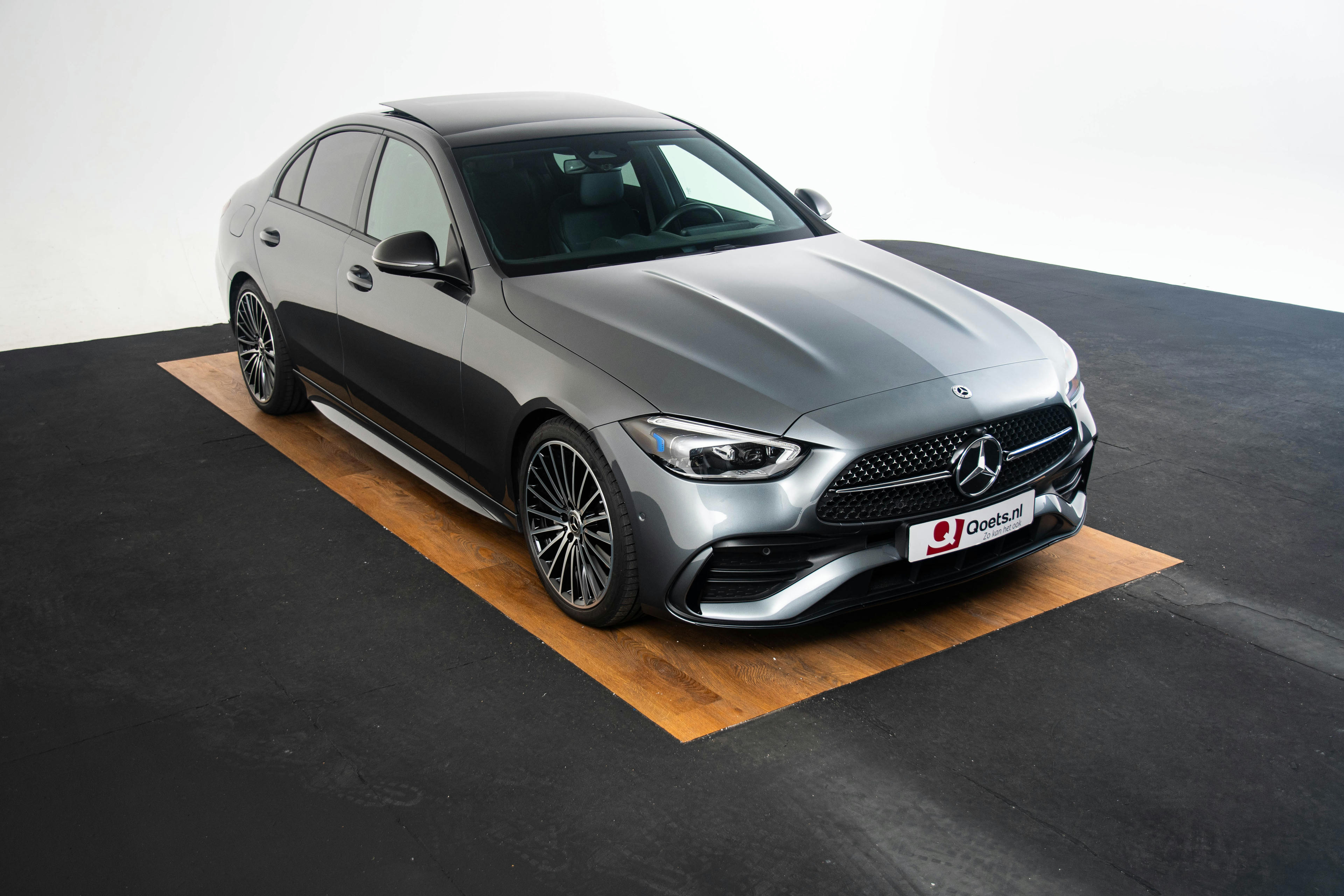 Car image 16