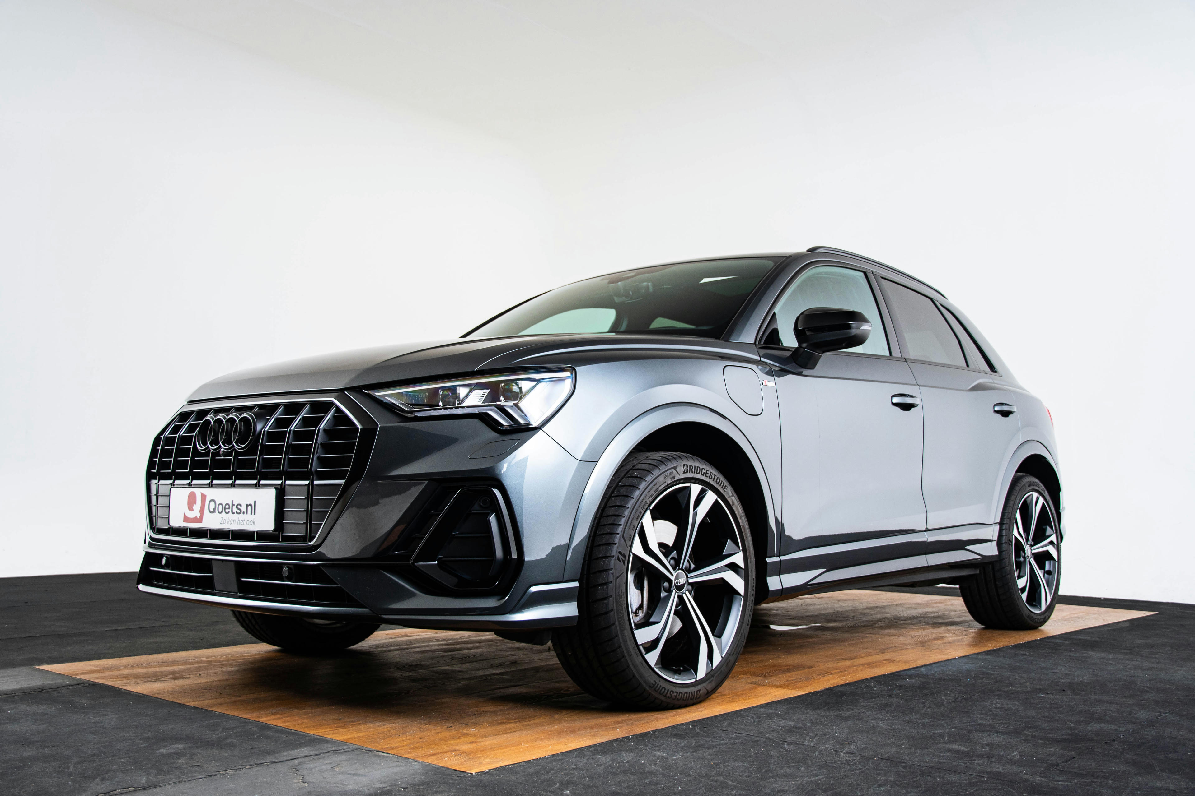 Car image 18