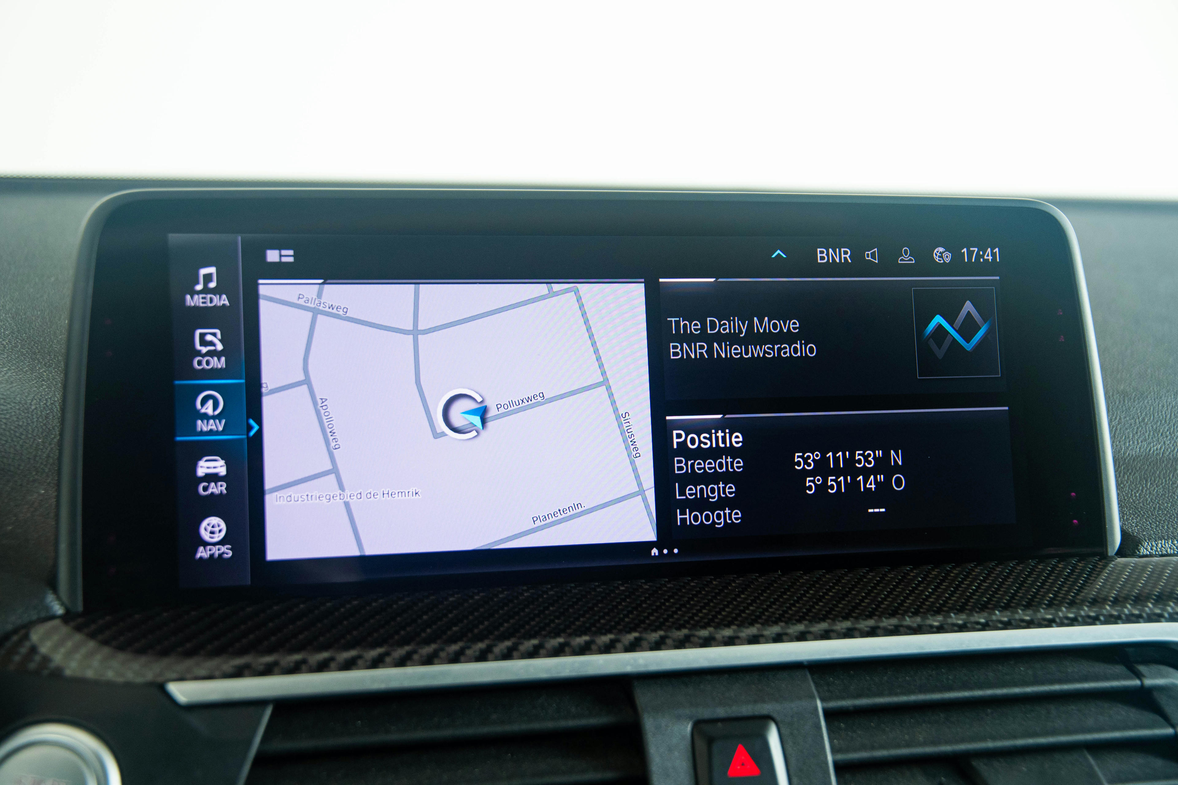 Car image 16