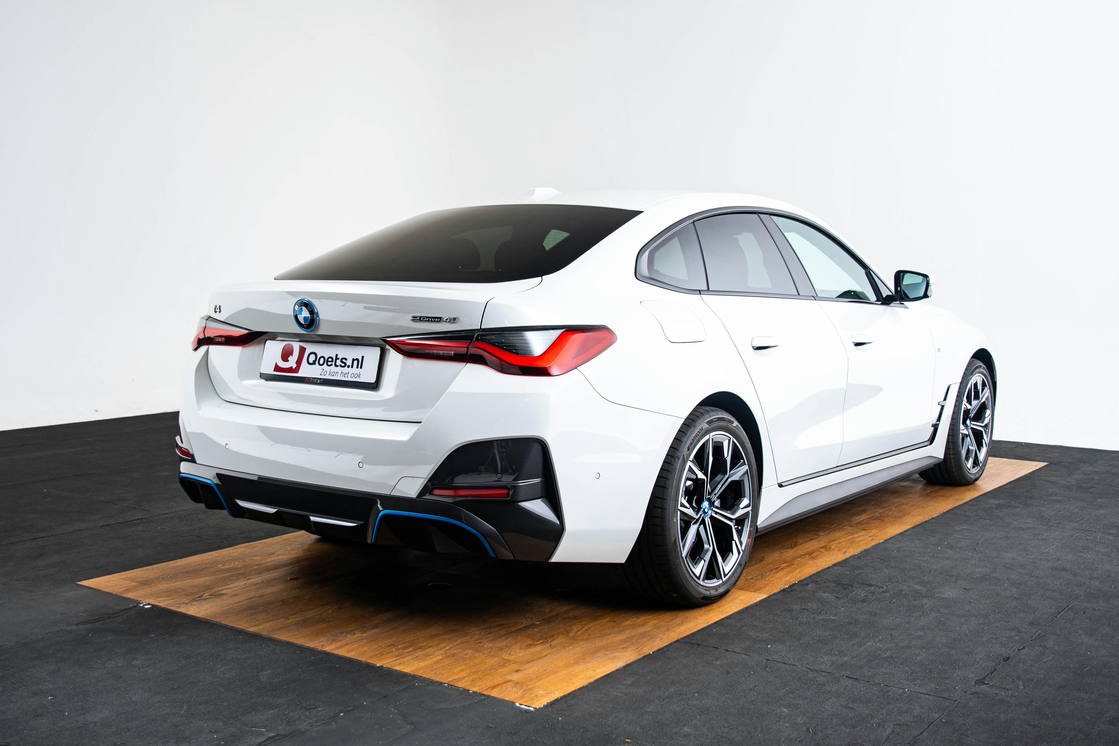 Car image 17