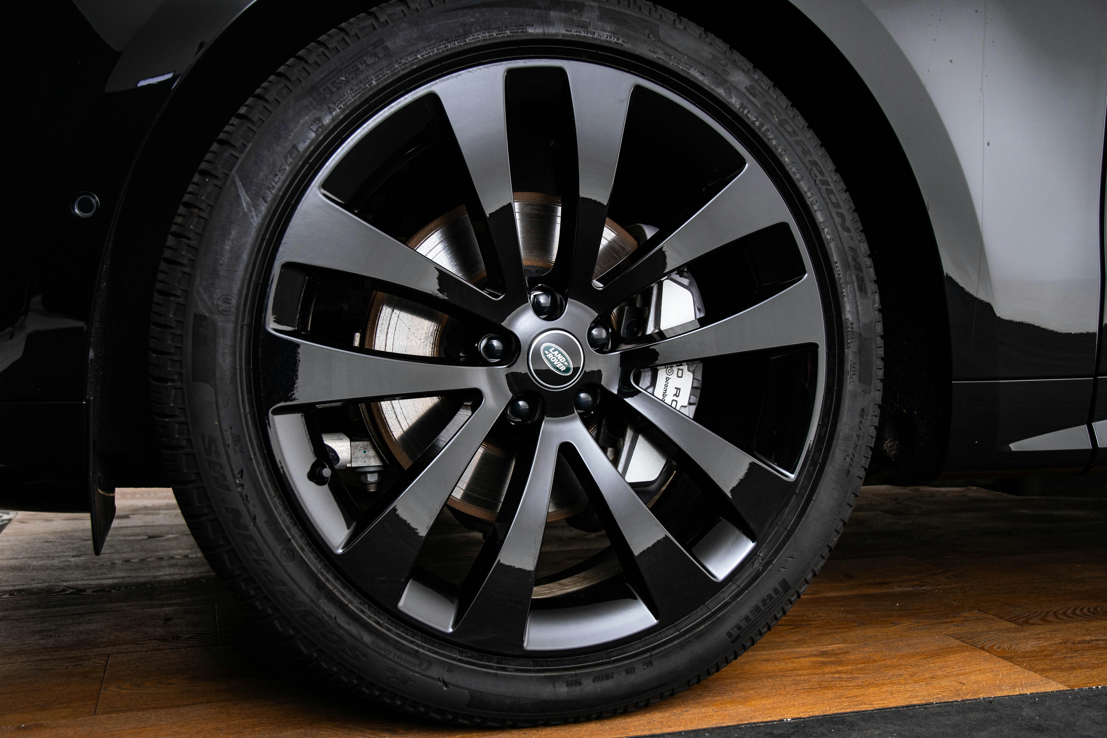 Car image 14