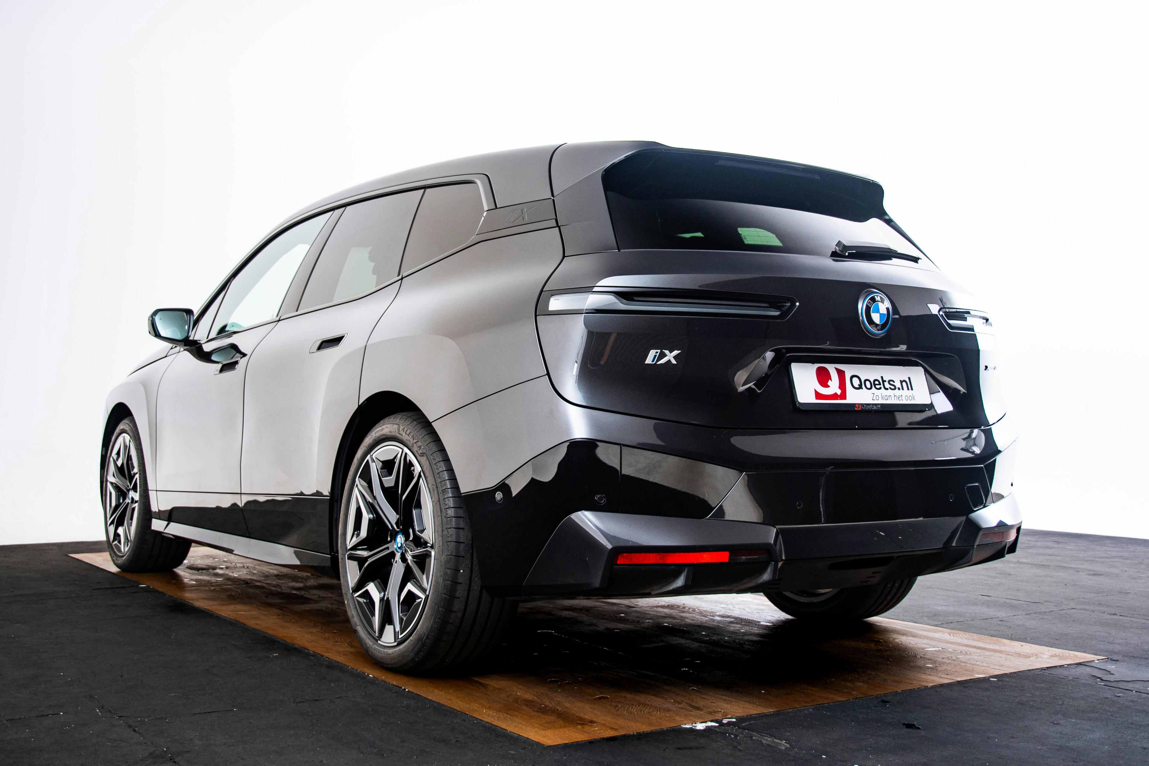 Car image 18