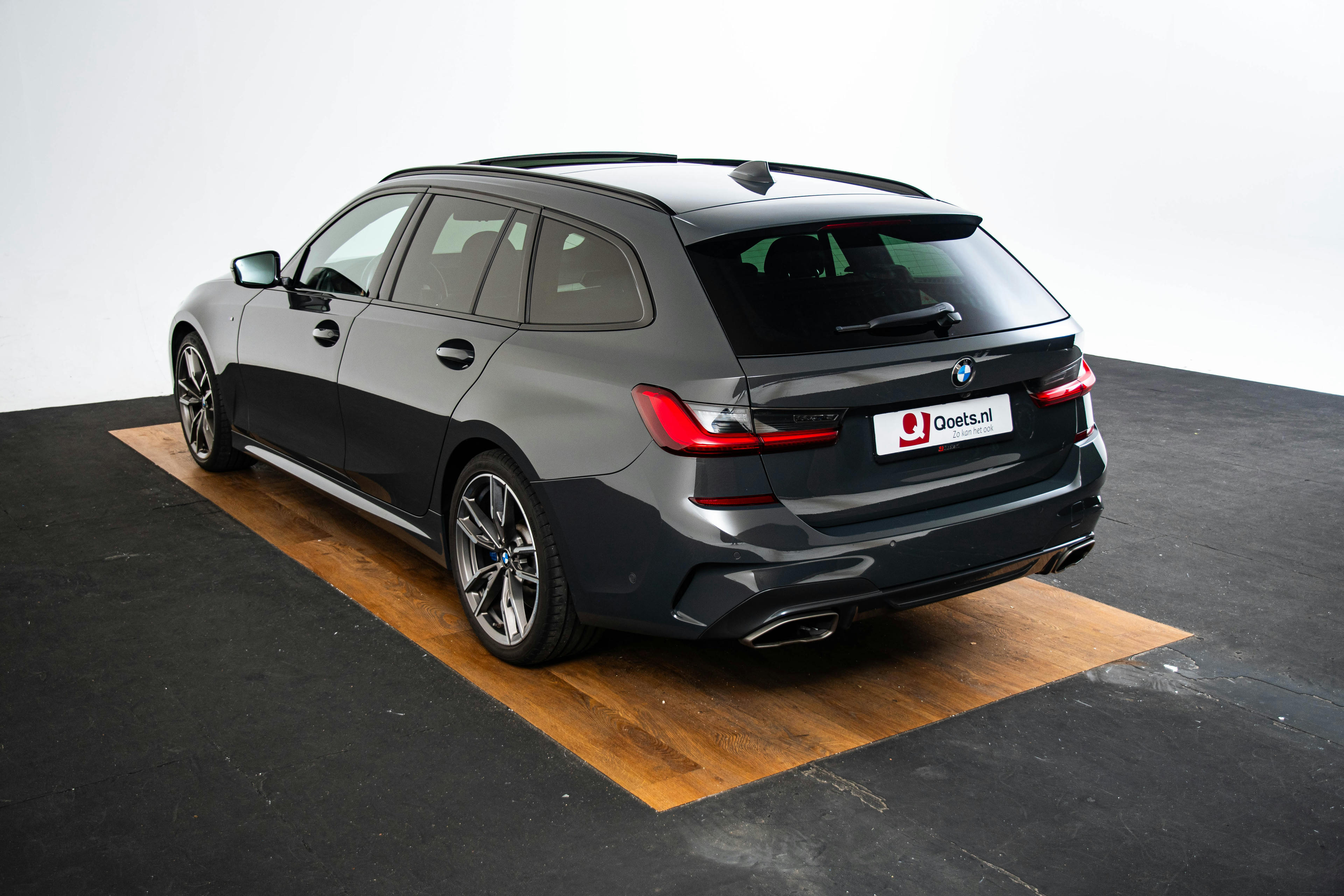 Car image 11