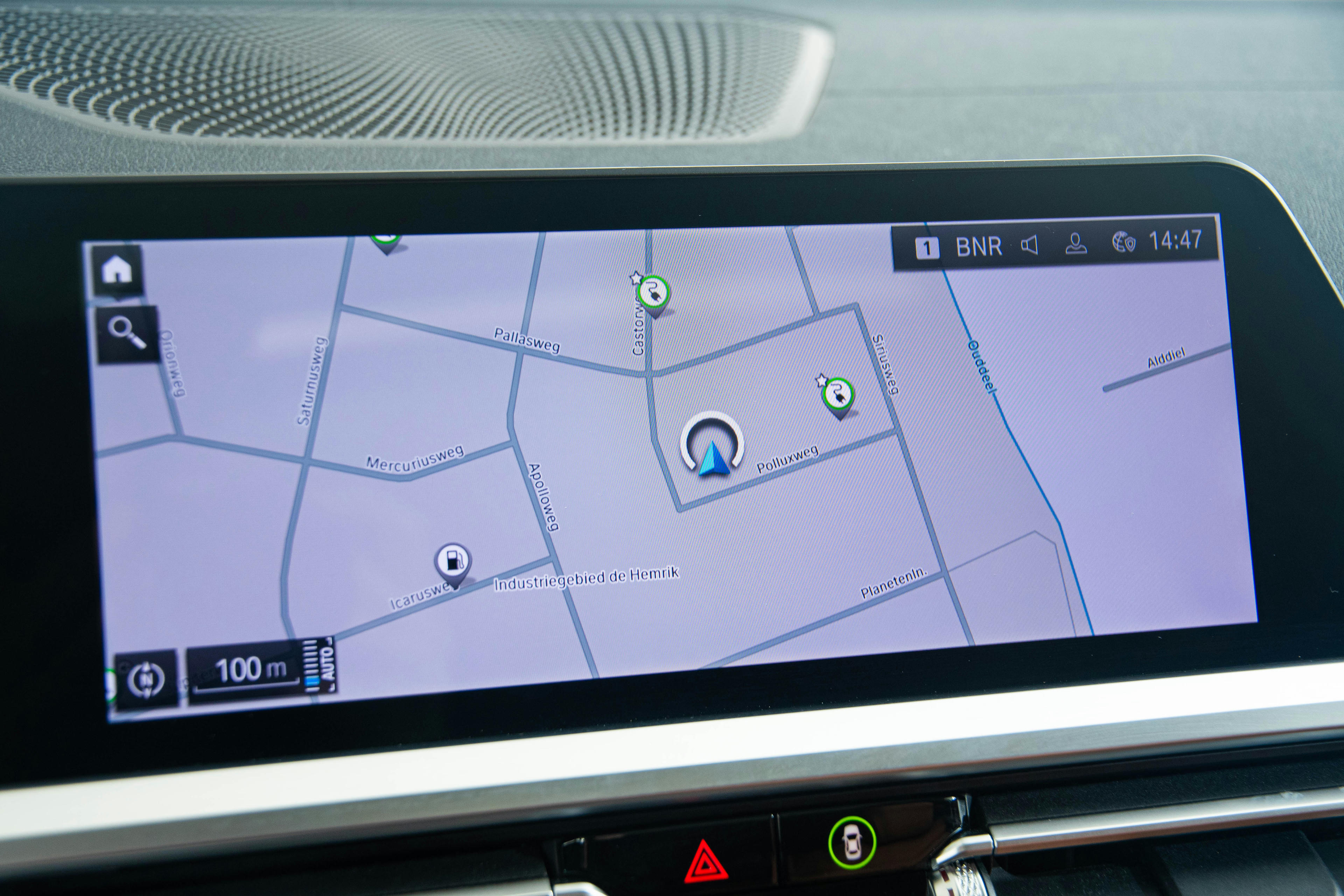 Car image 17