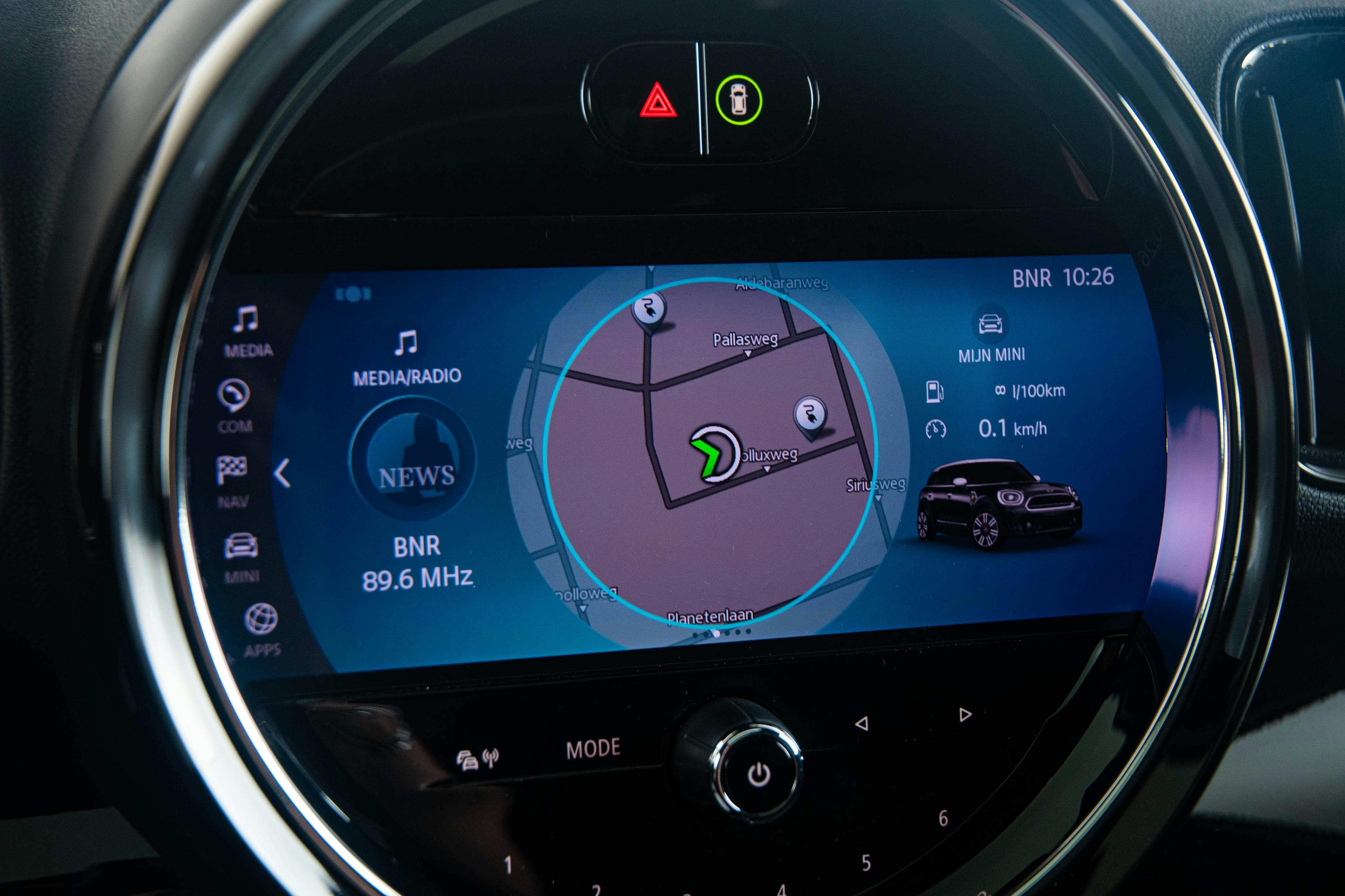 Car image 17