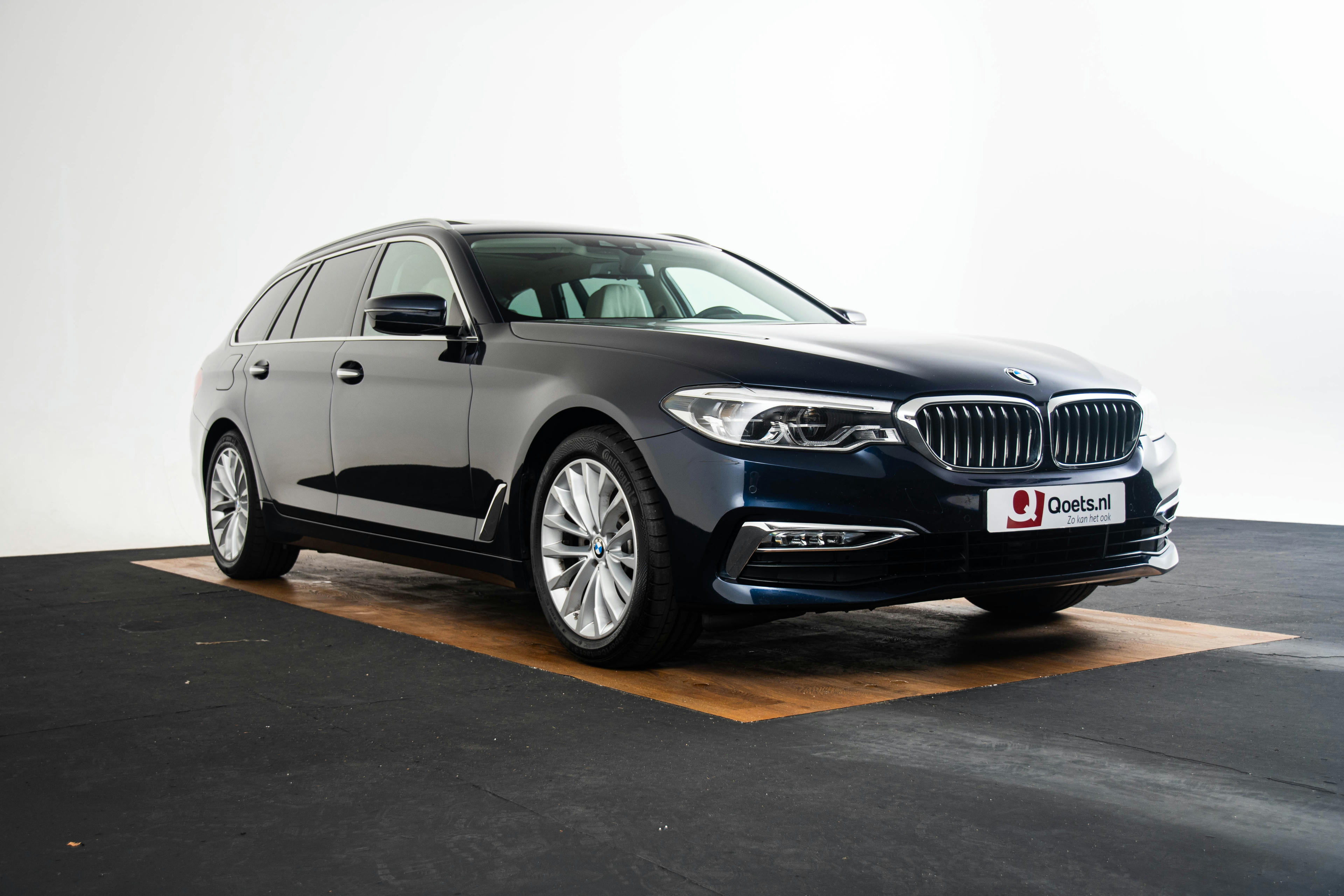 Car image 18