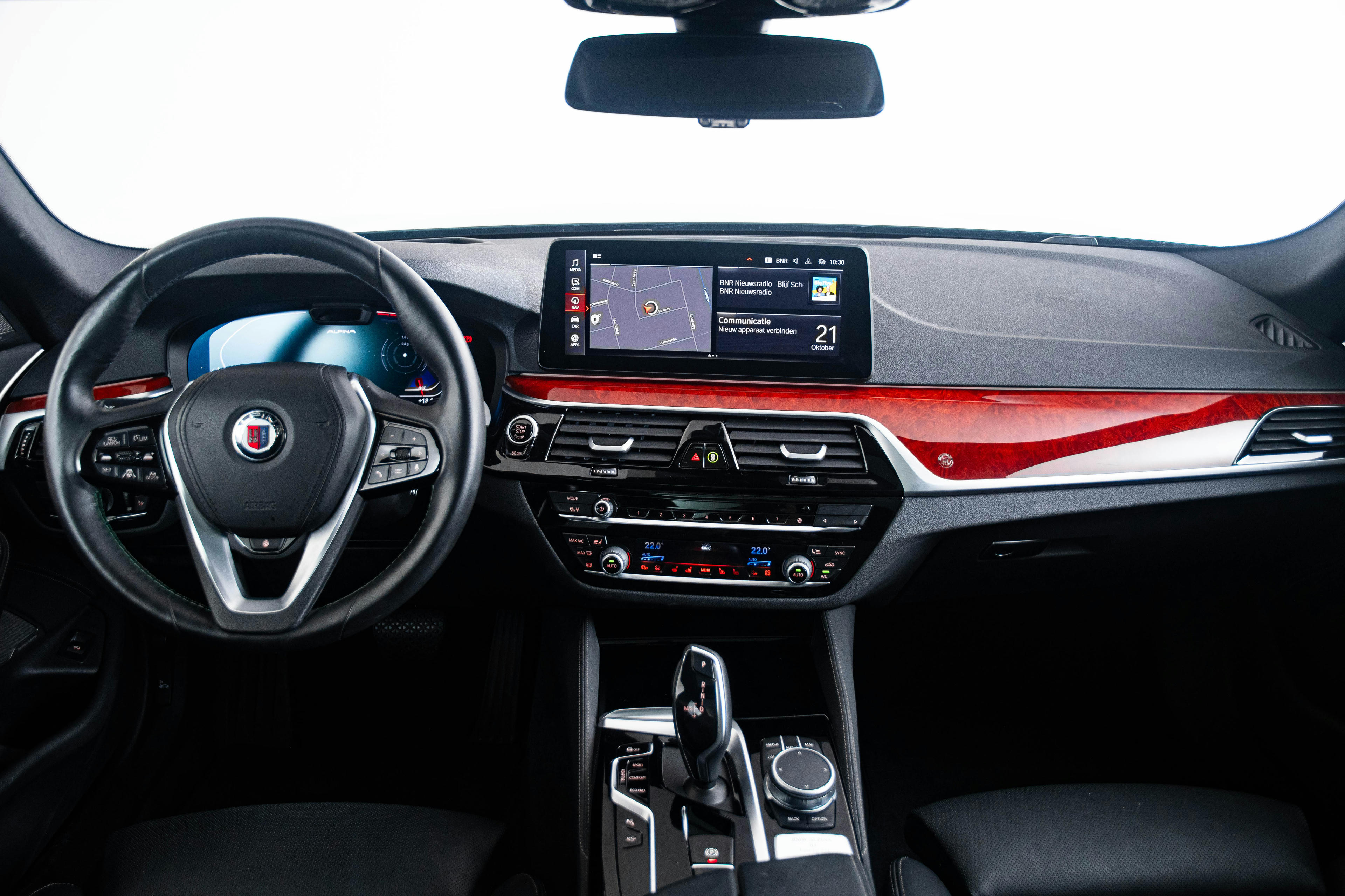 Car image 18