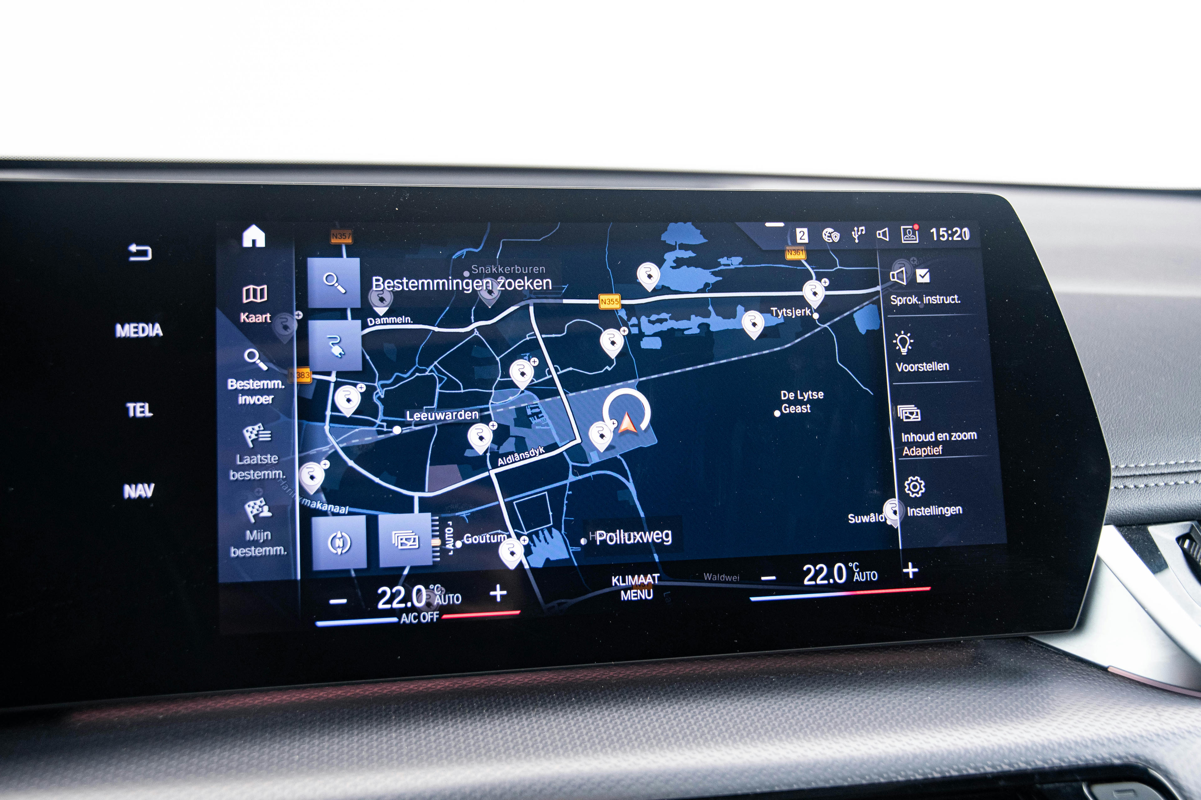 Car image 17