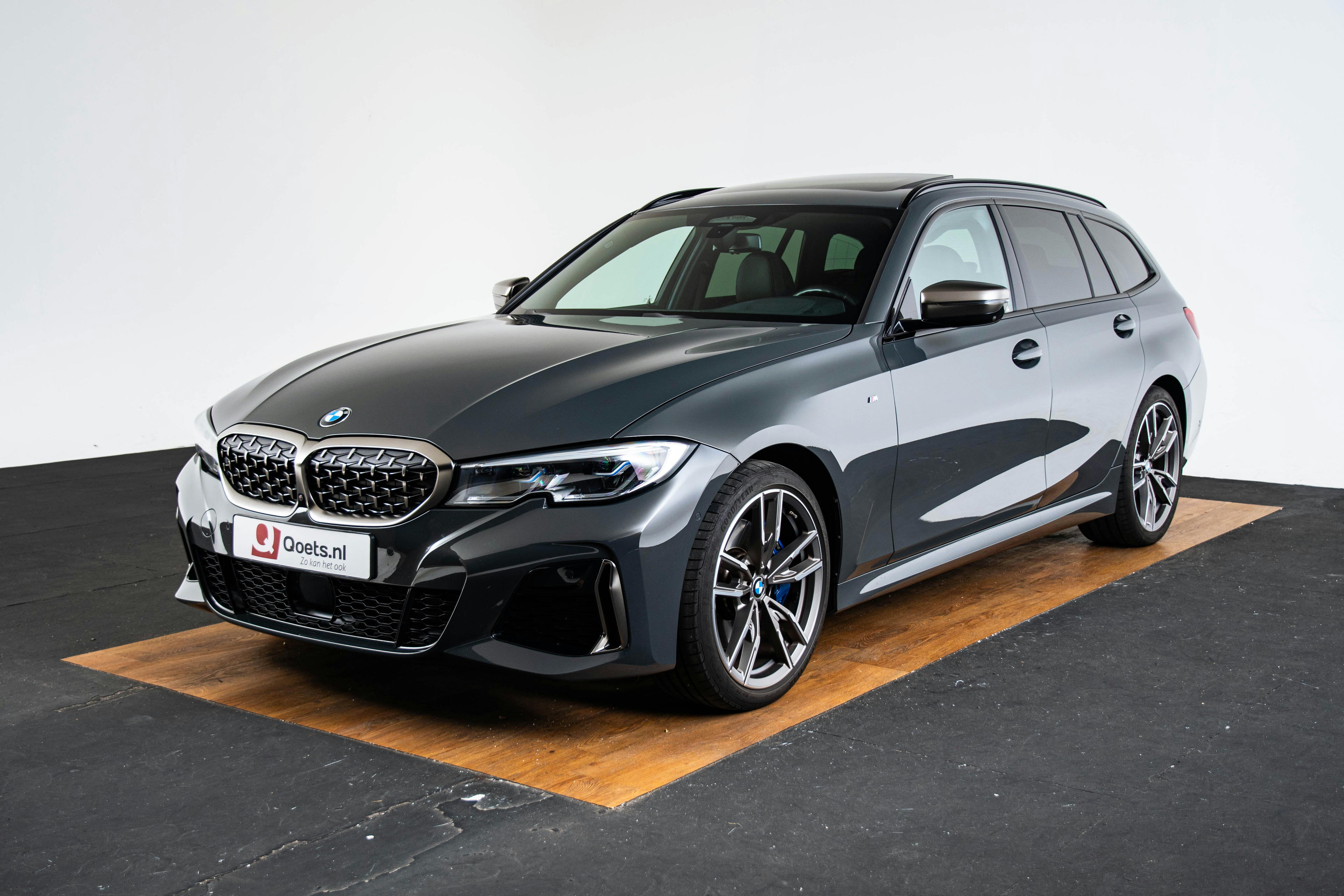 Car image 13