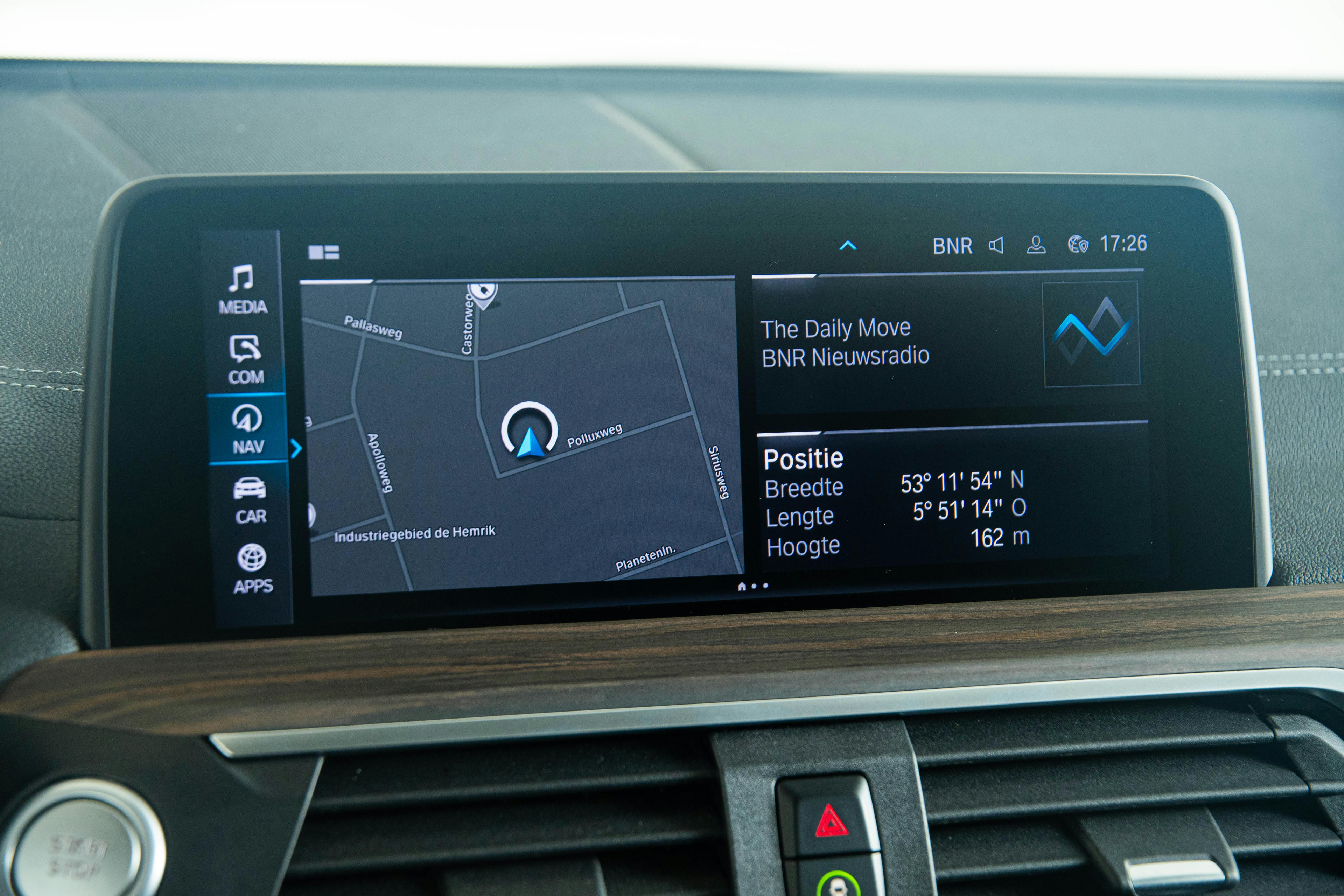 Car image 17