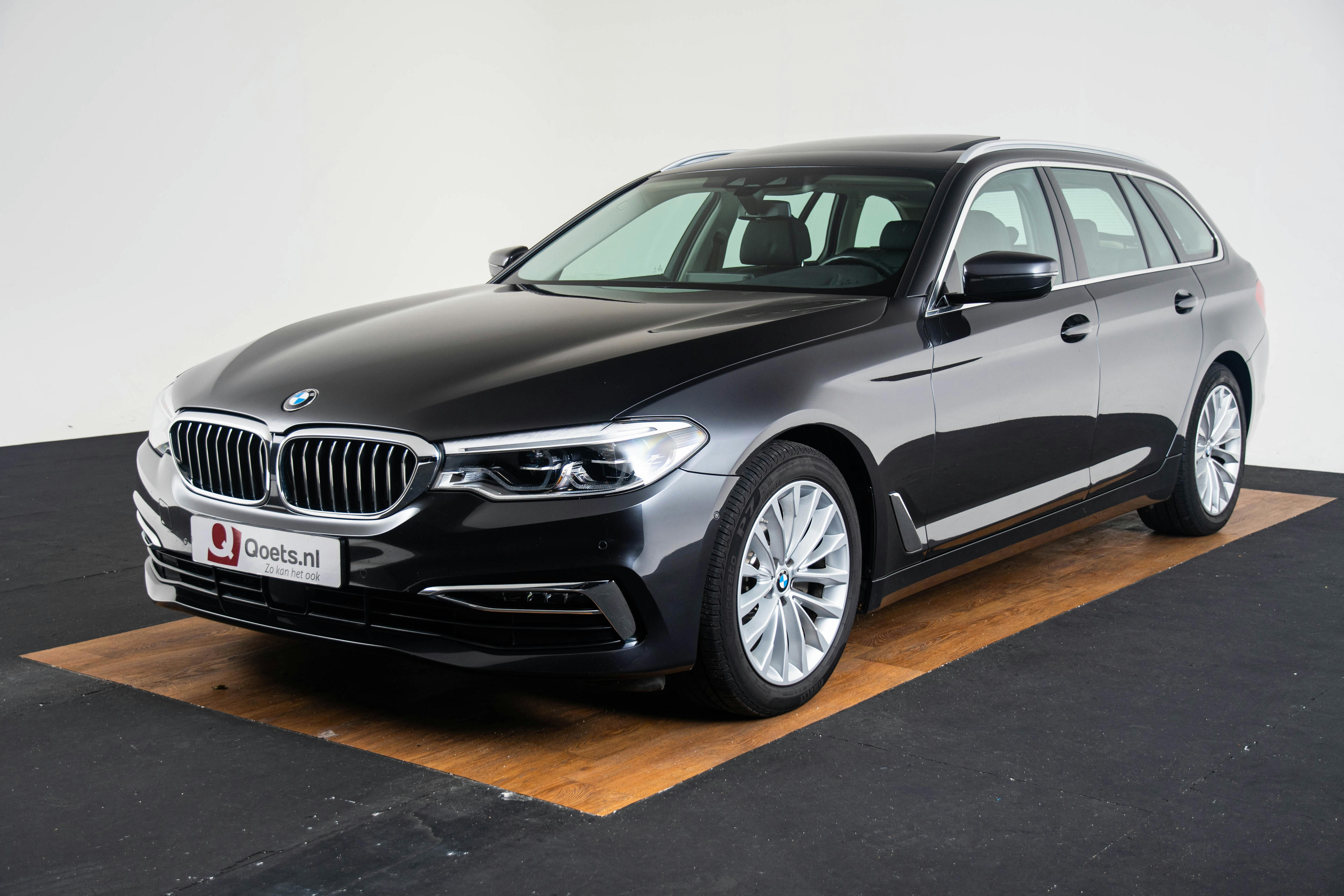 Car image 16
