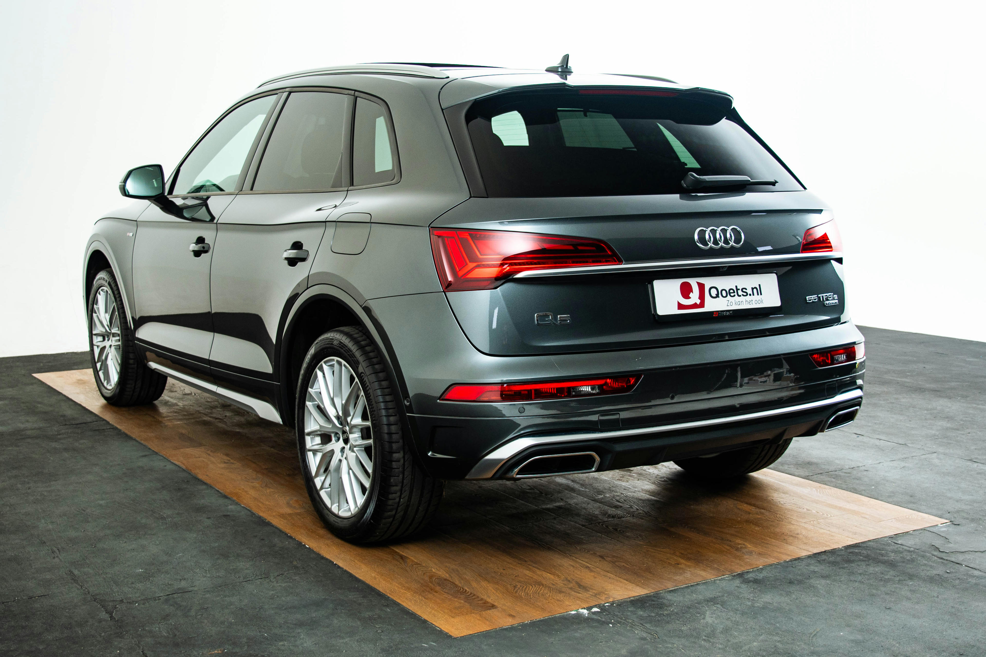 Car image 8