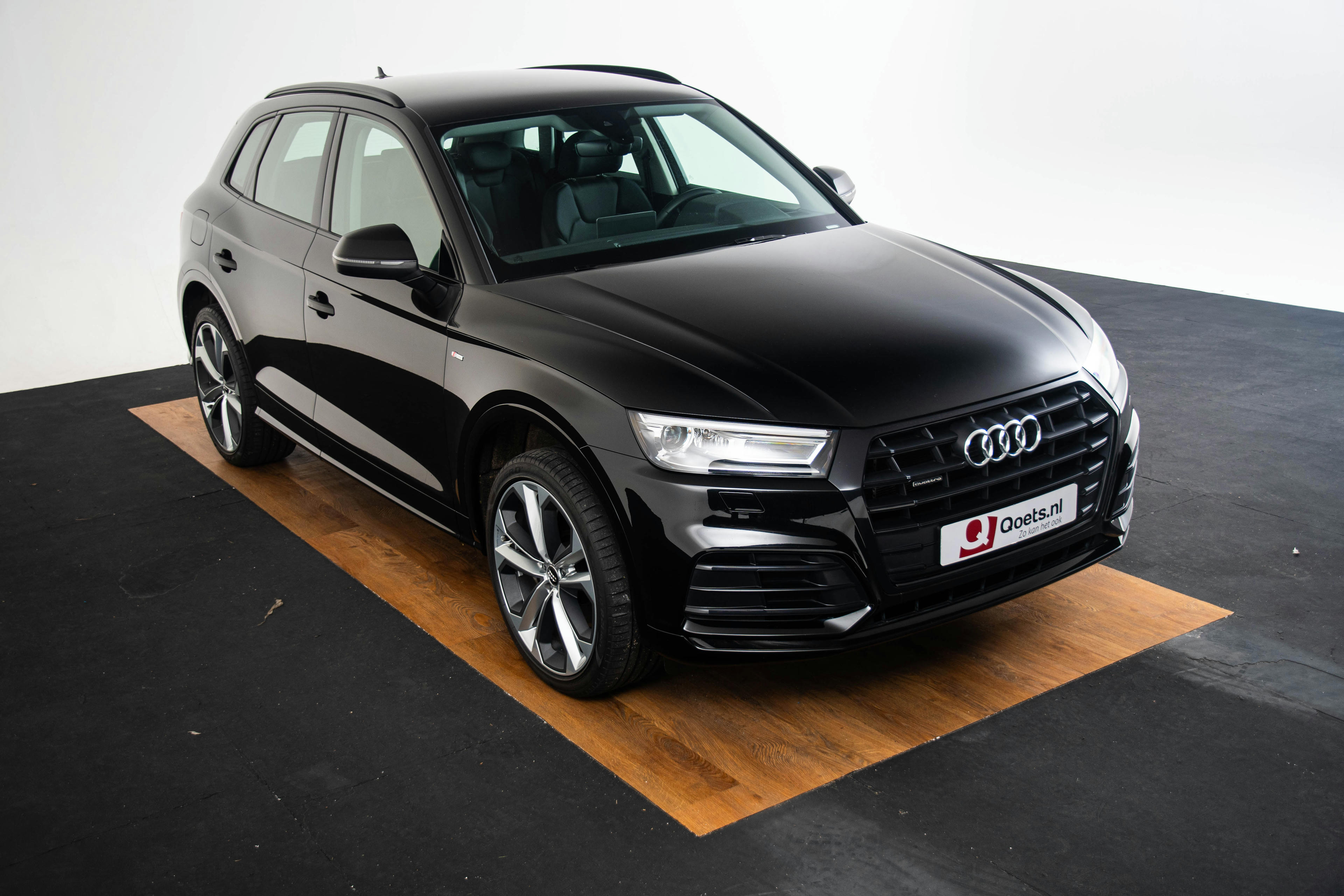 Car image 13