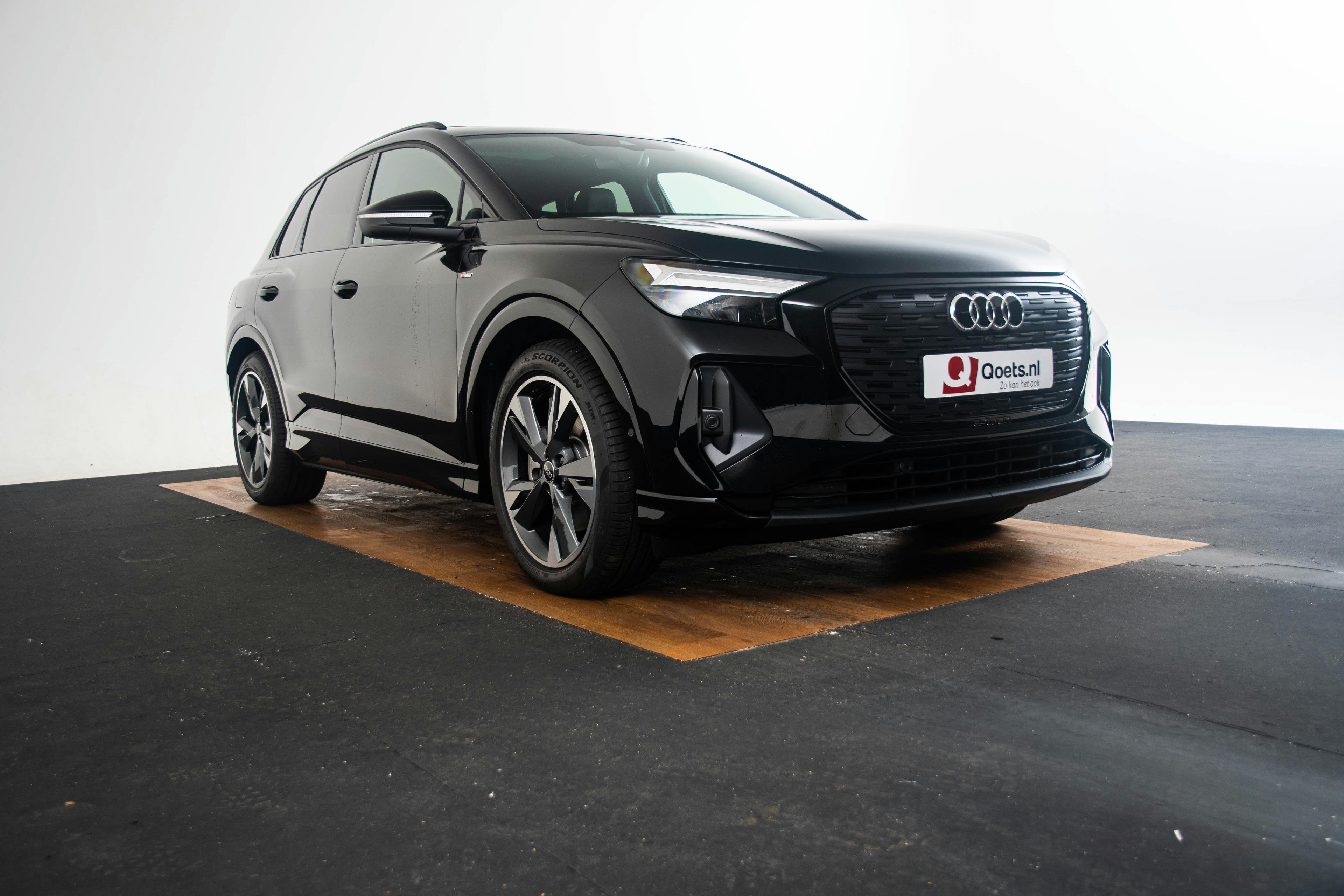 Car image 15