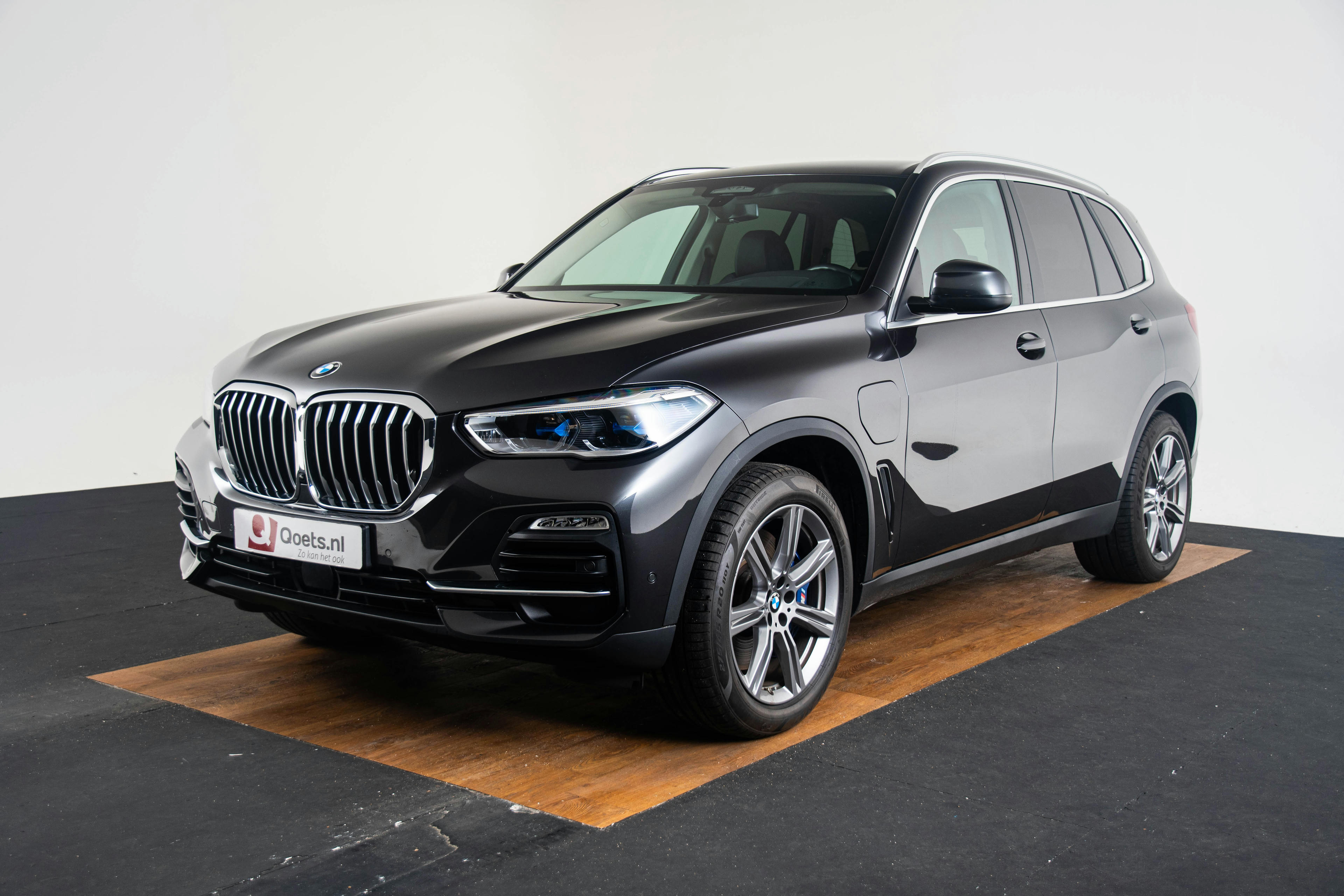 Car image 18