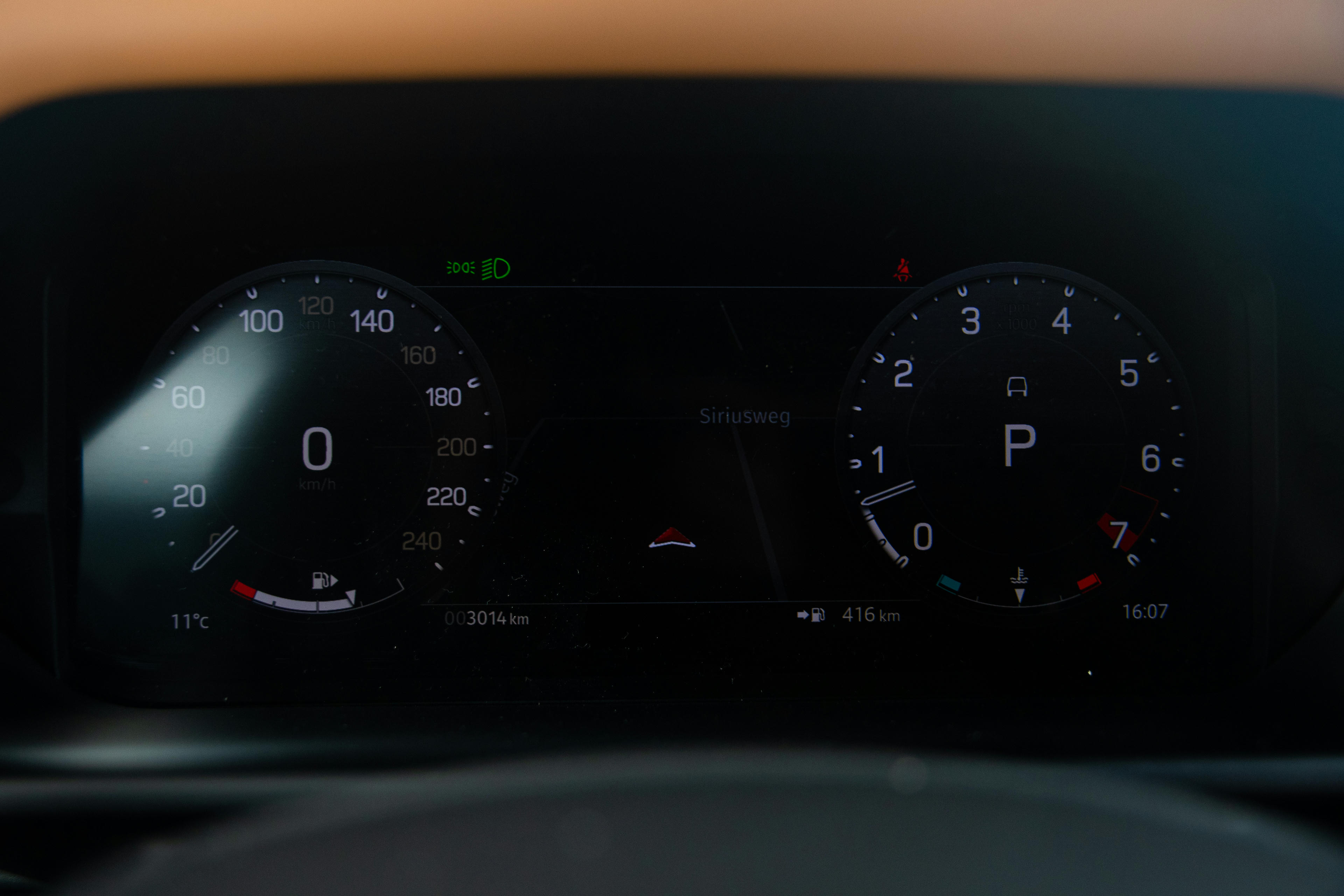 Car image 10