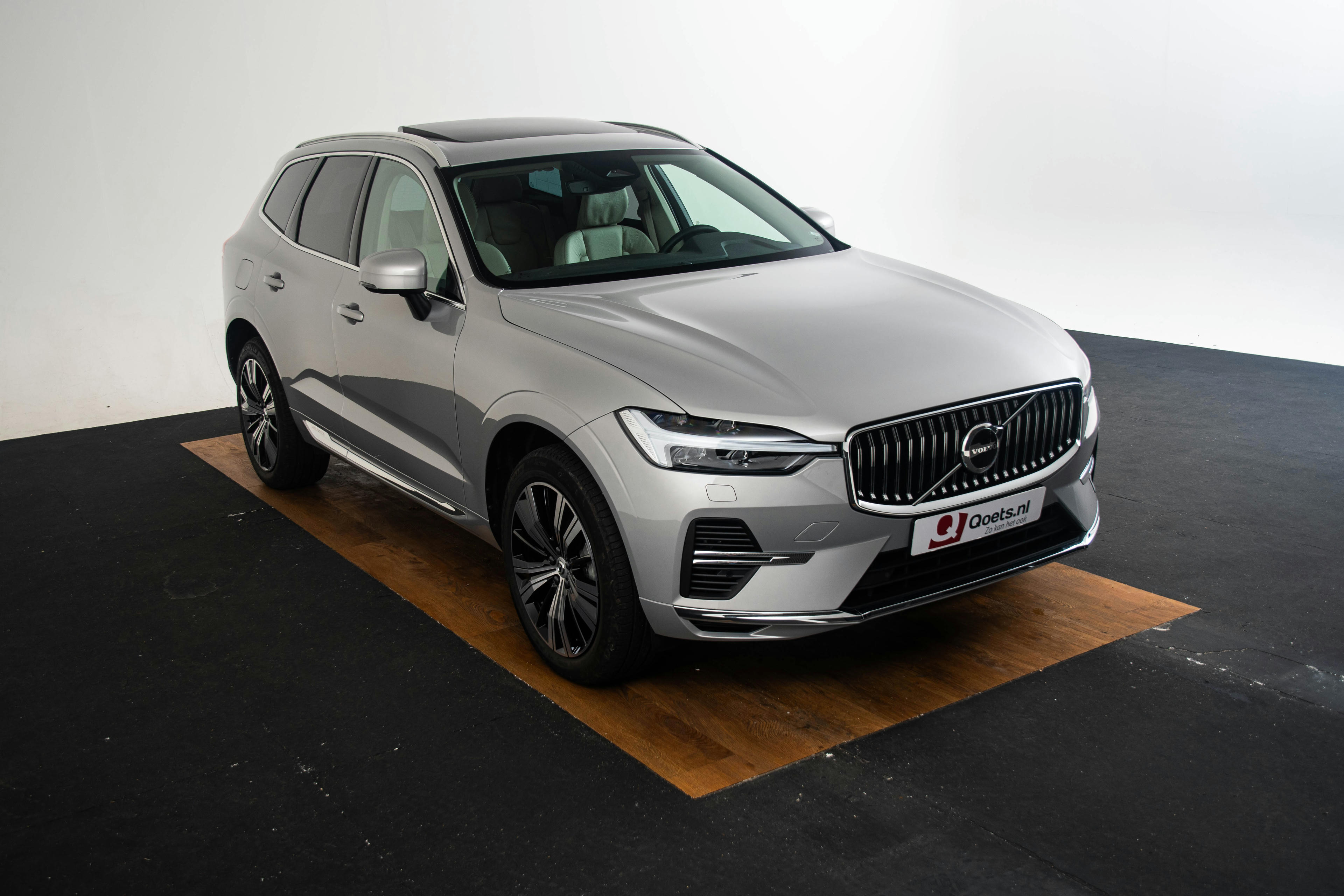 Car image 17