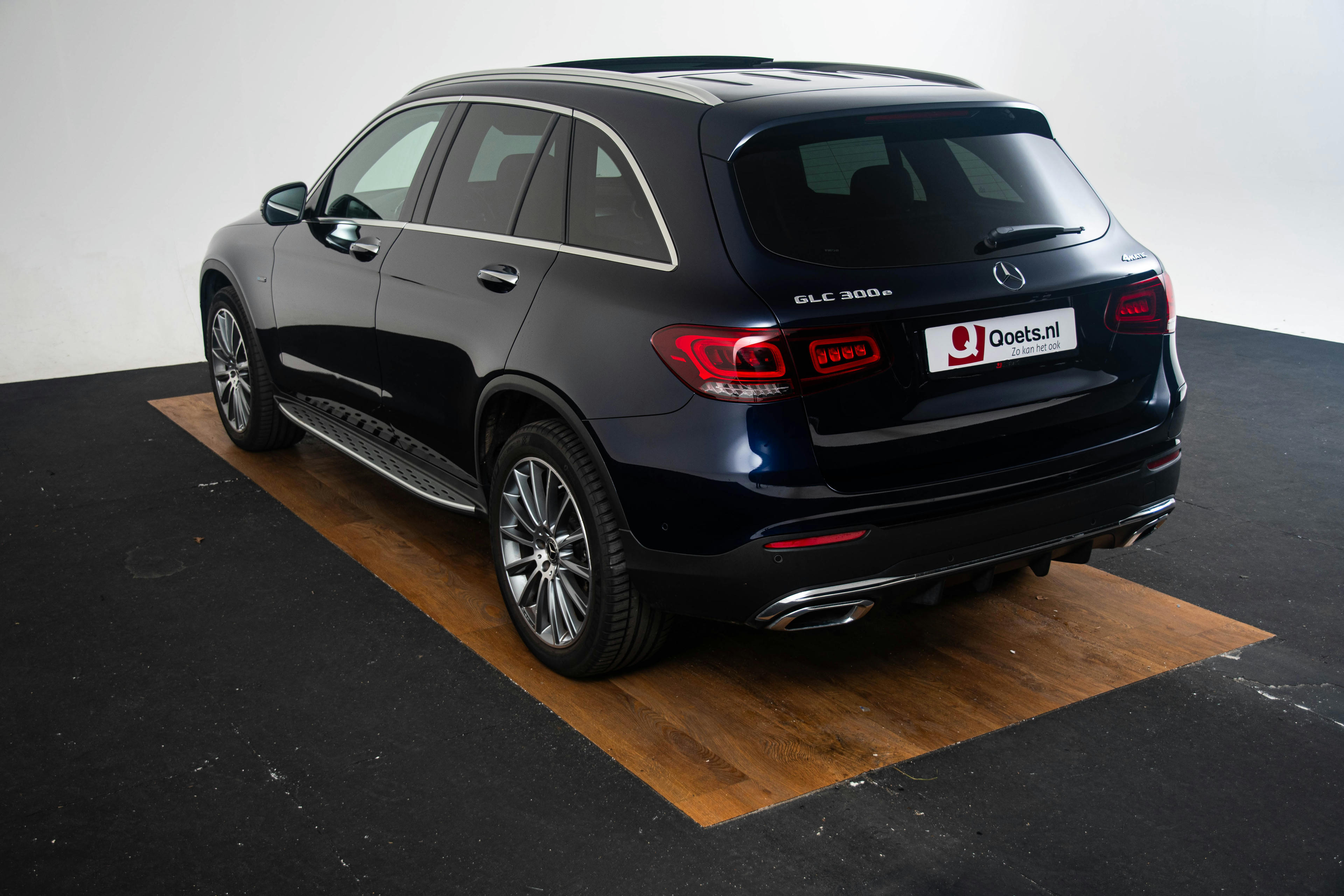 Car image 16