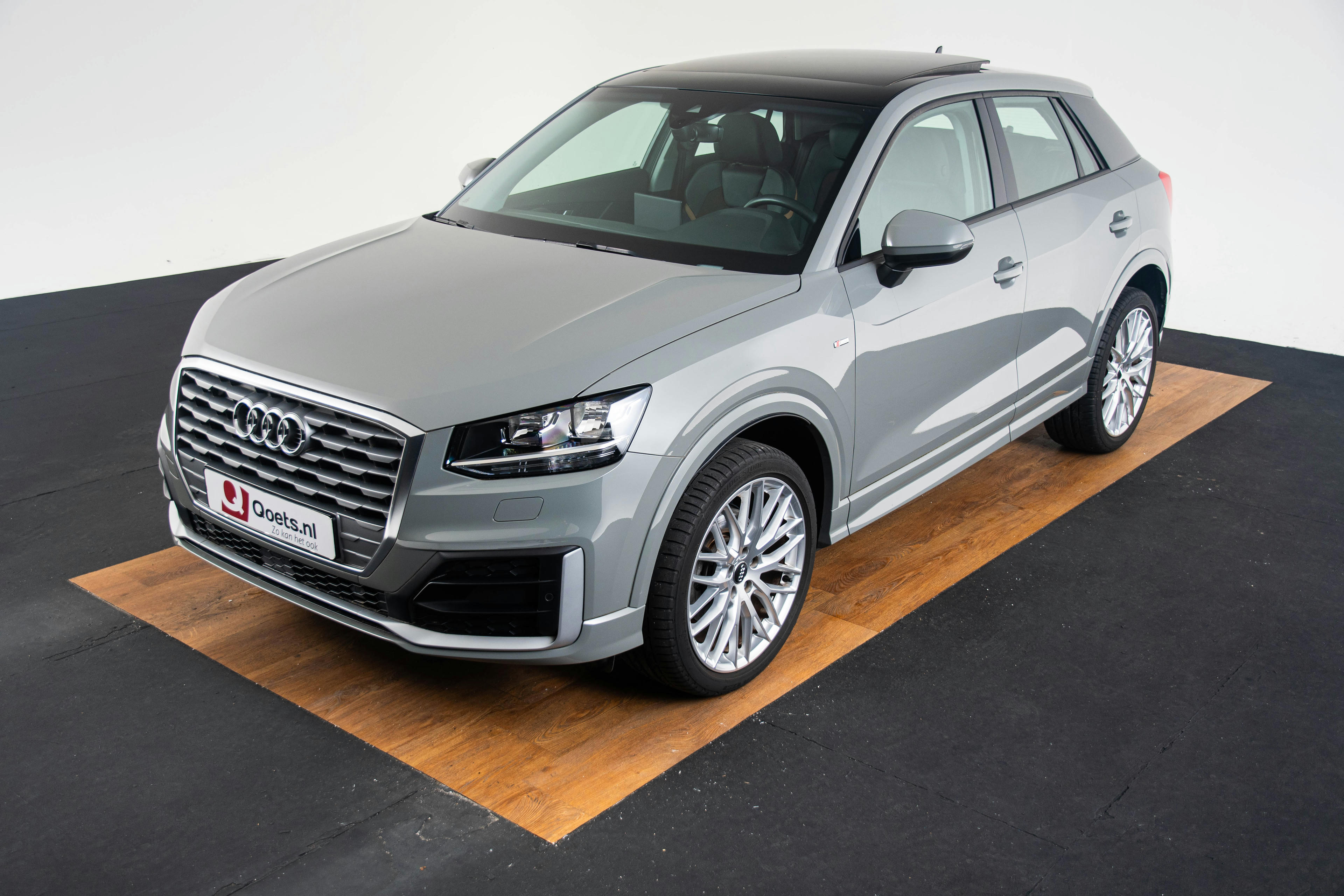 Car image 15