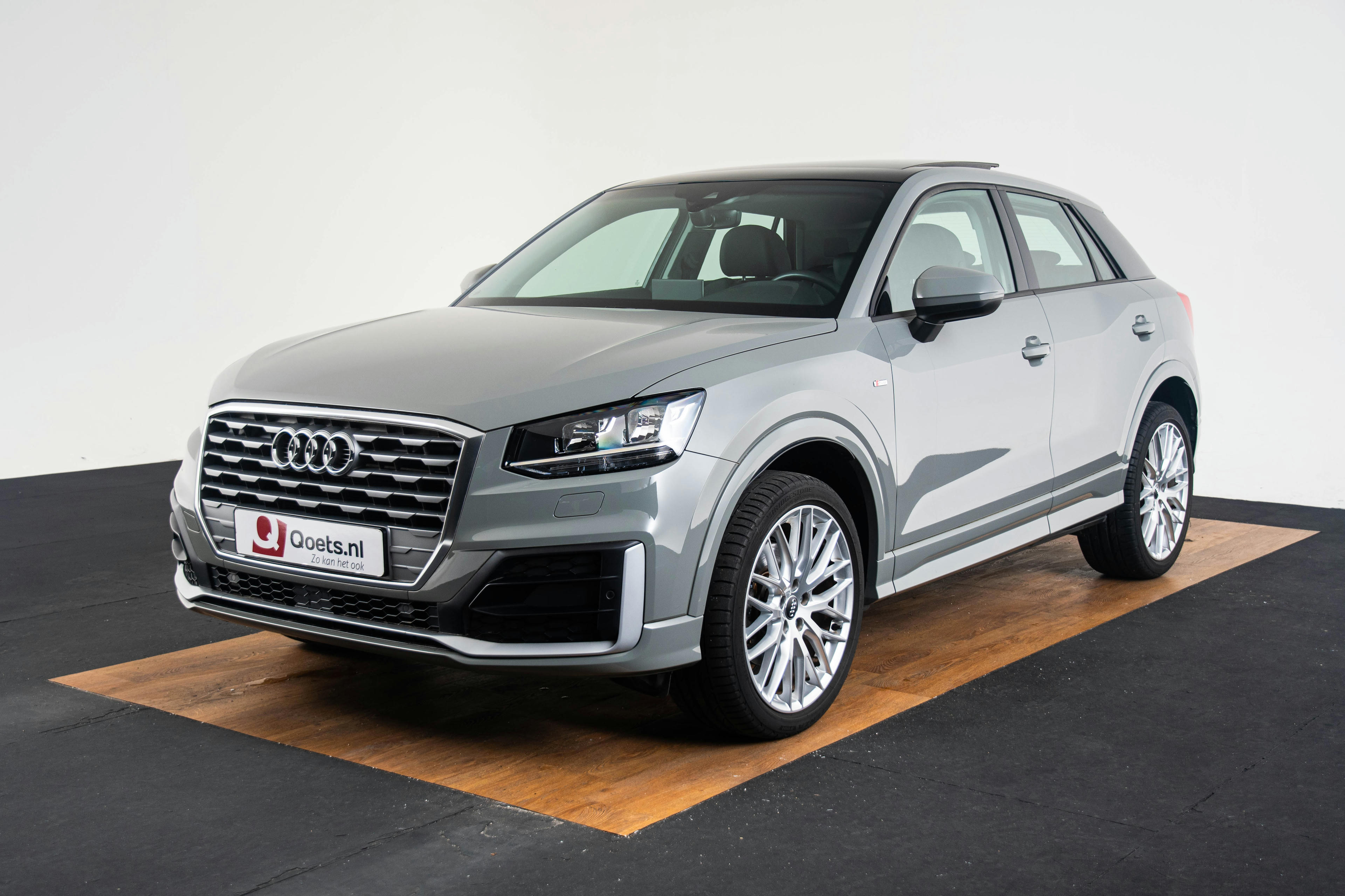 Car image 16