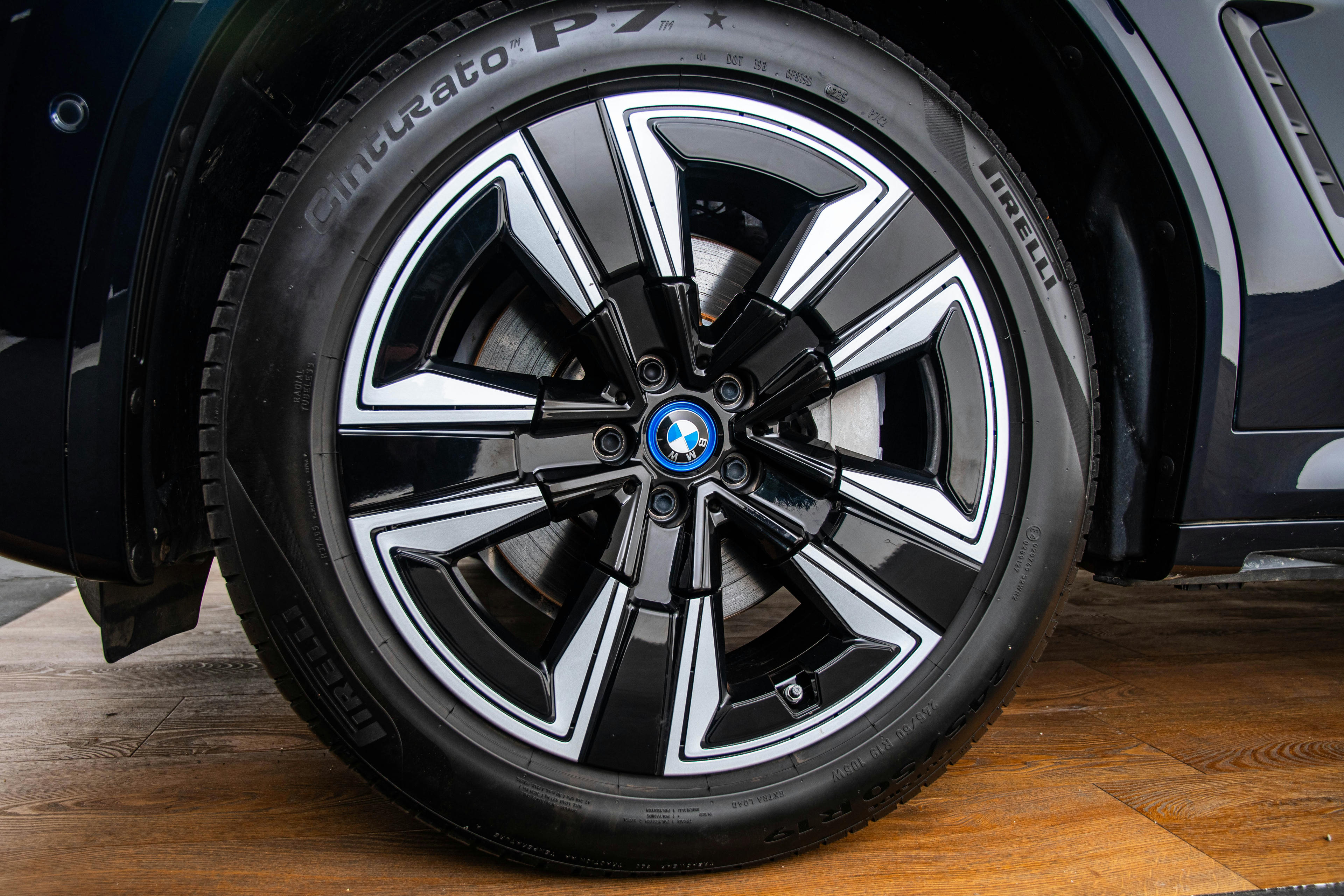 Car image 10