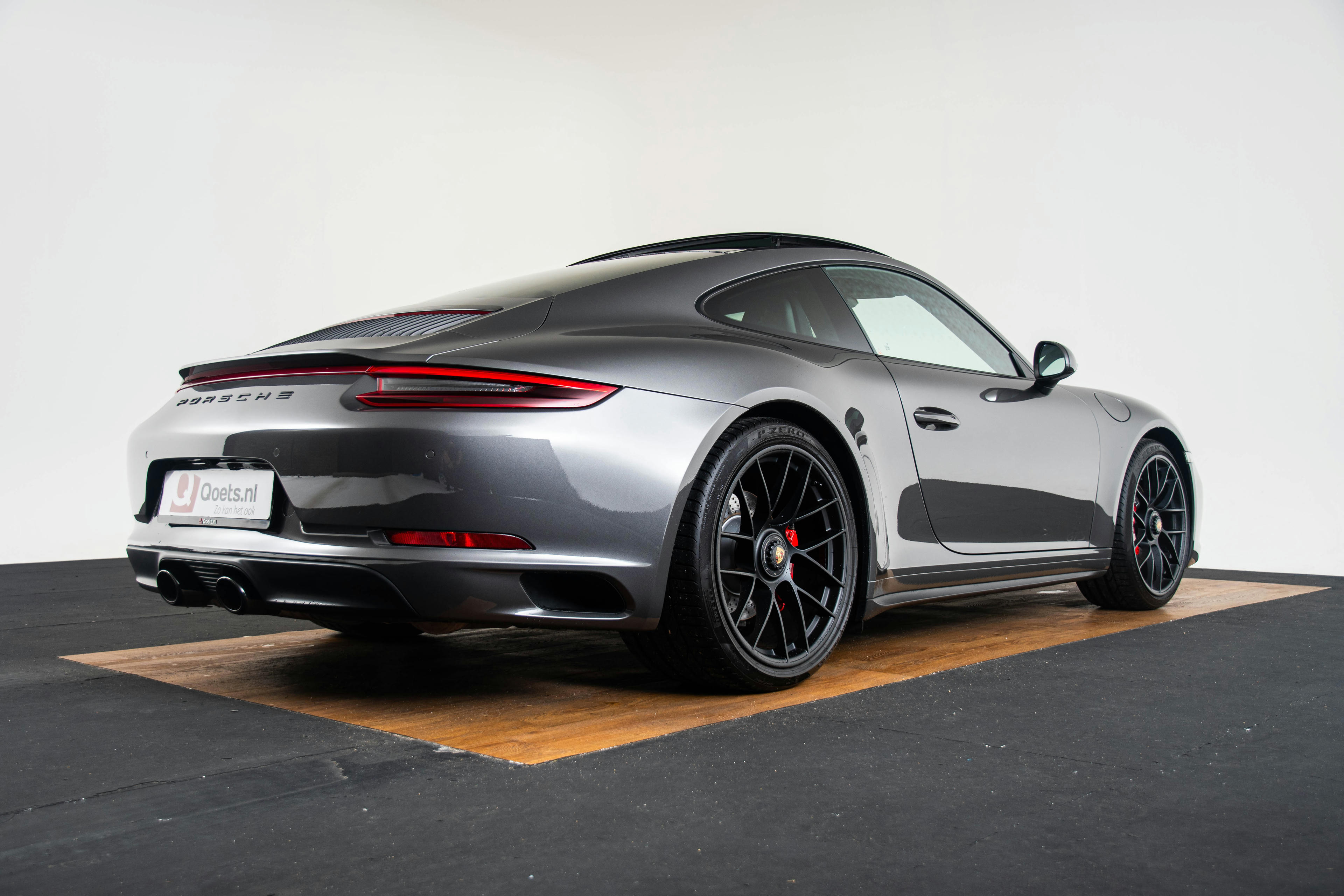 Car image 4
