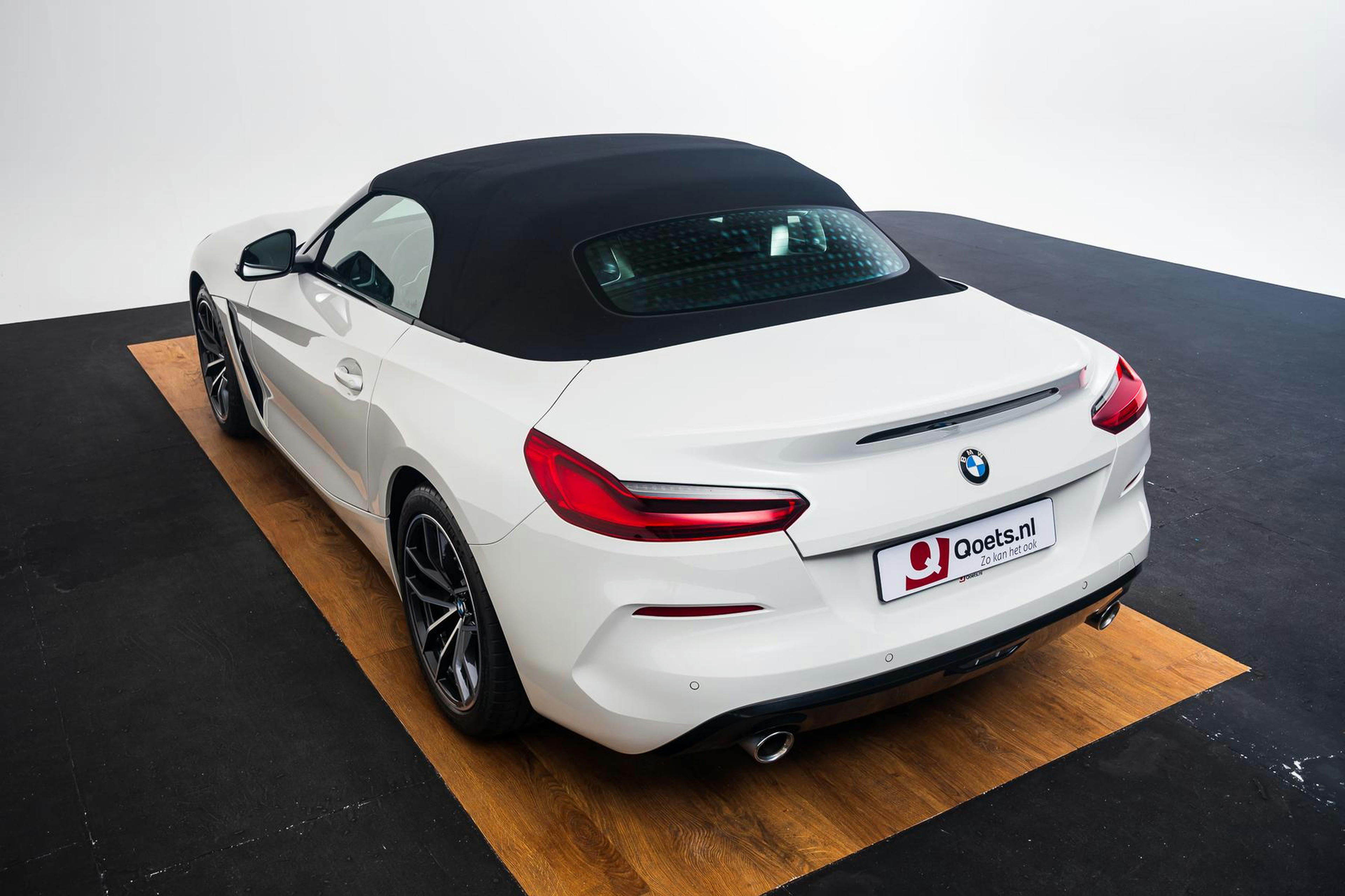 Car image 14