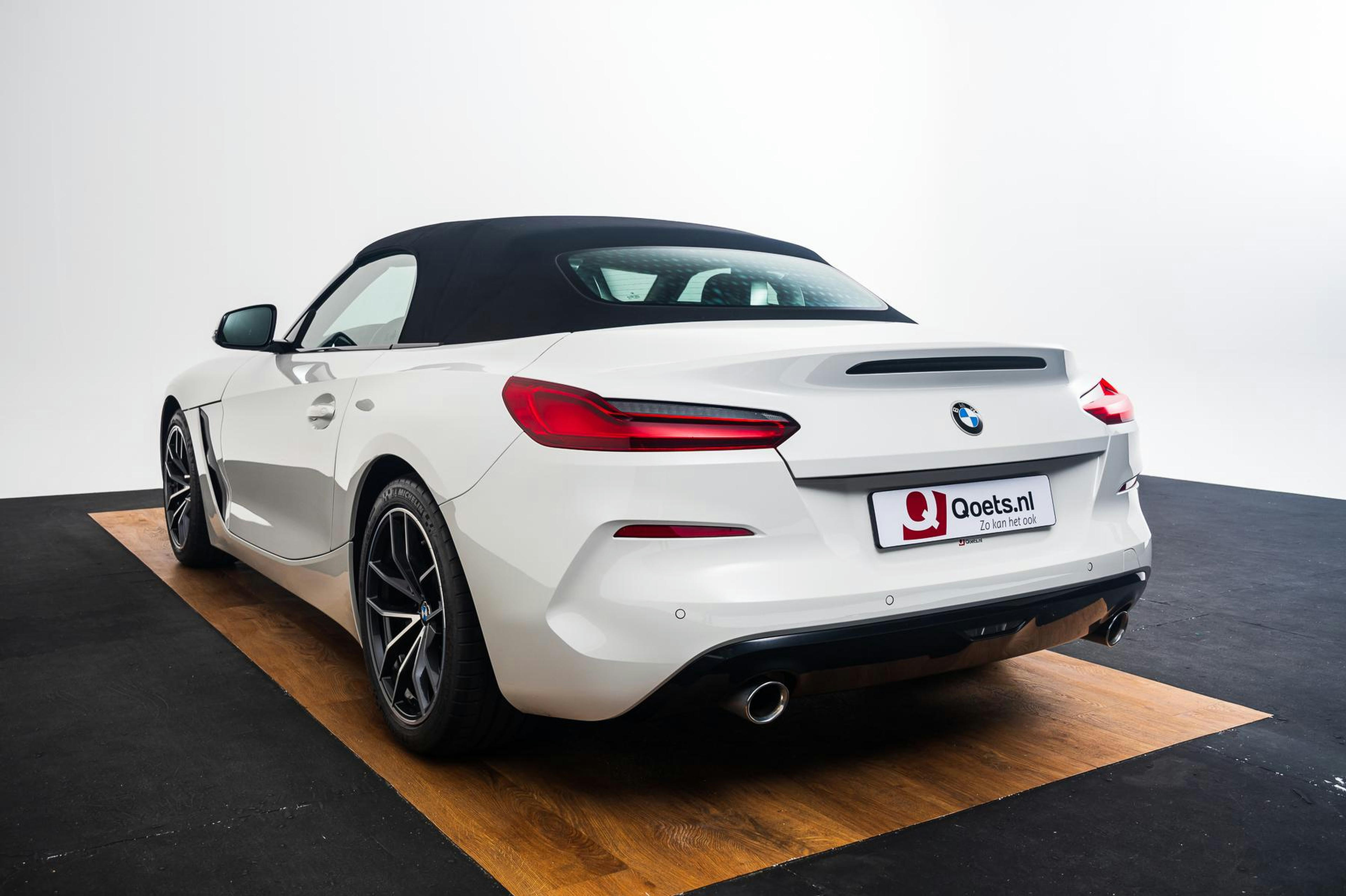 Car image 13