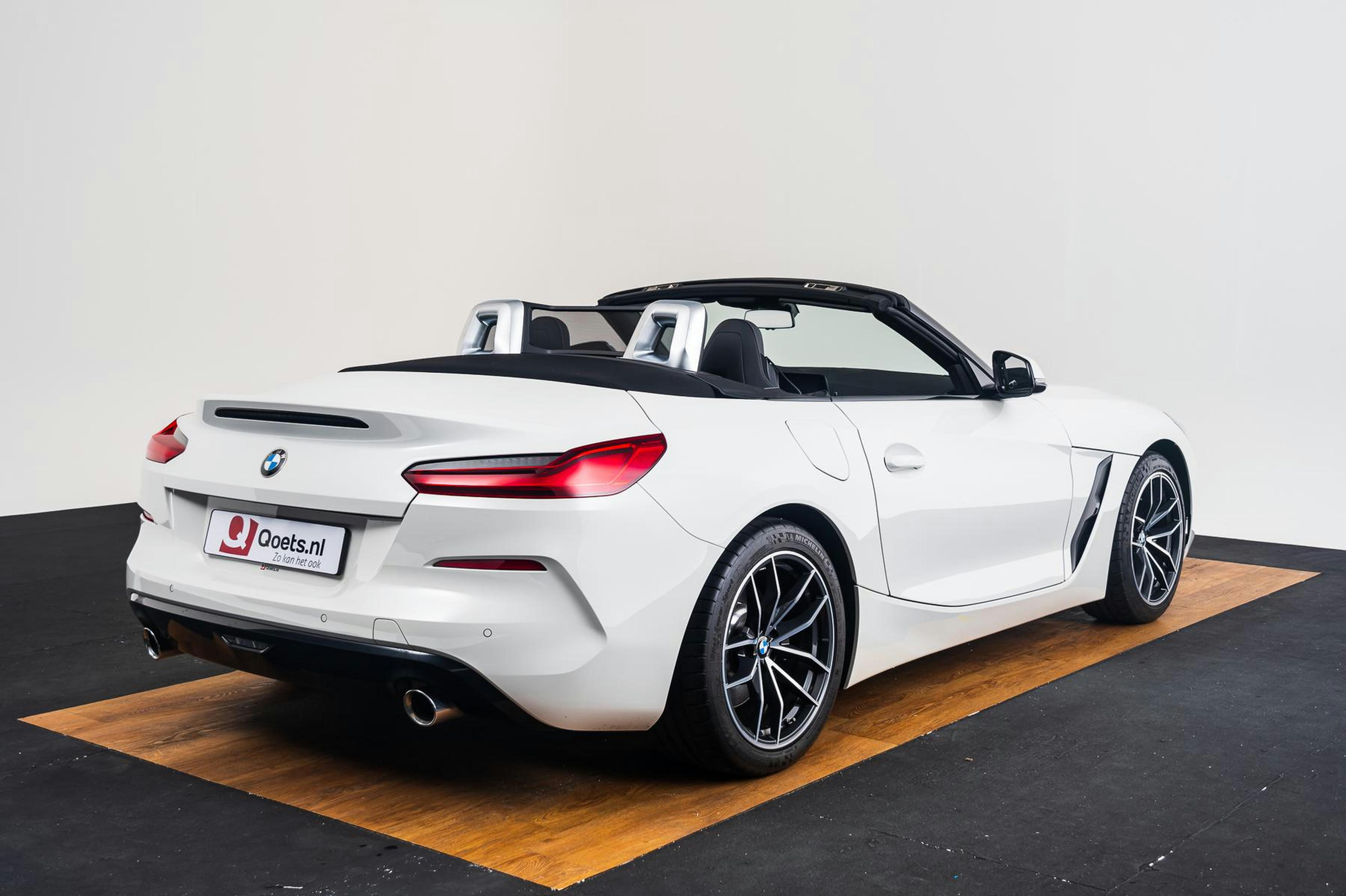 Car image 9