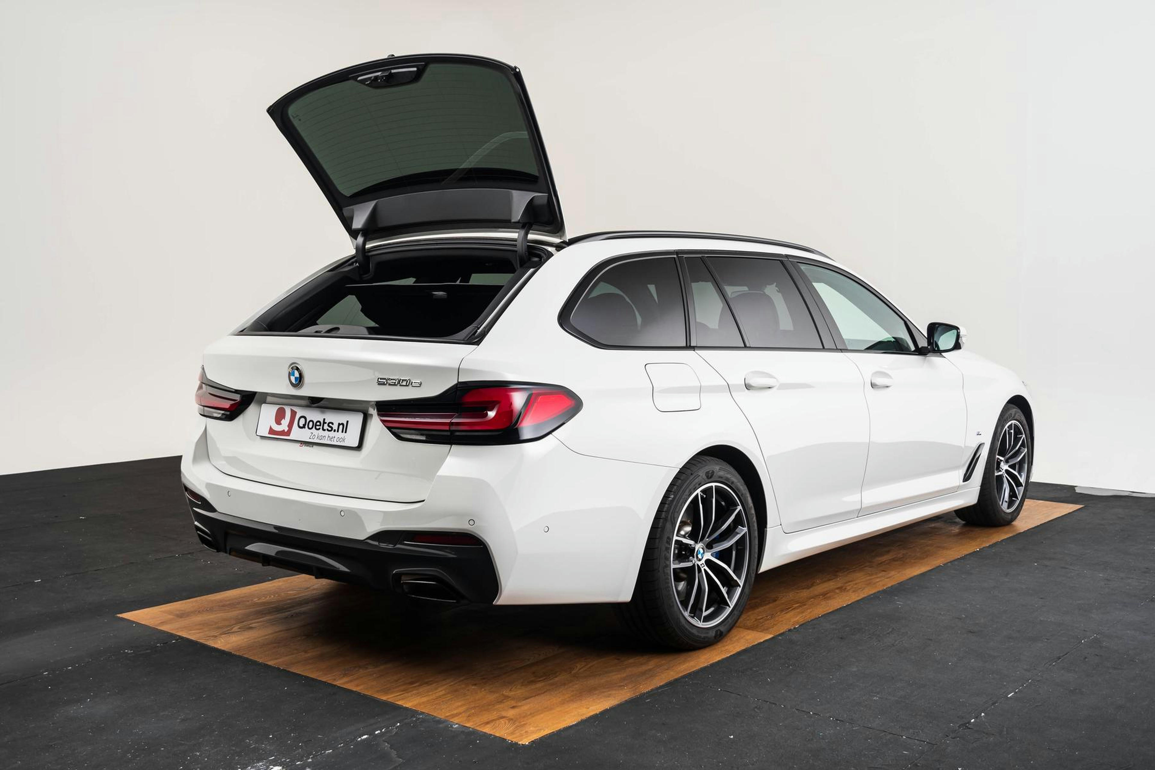 Car image 16
