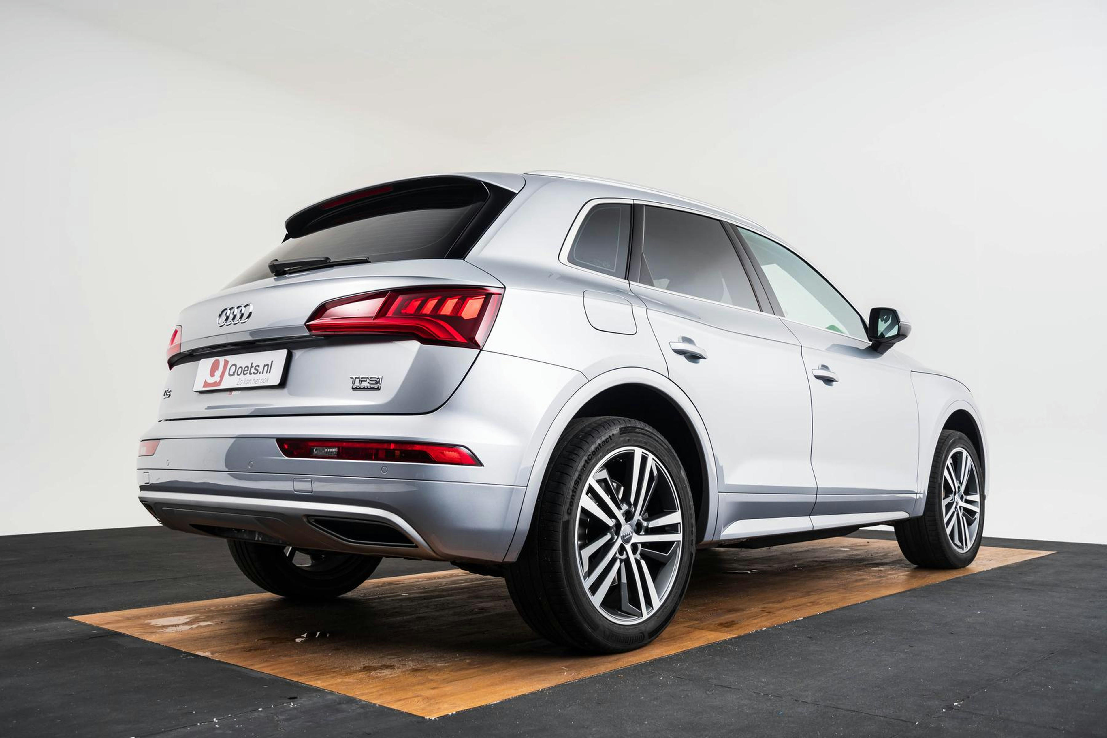 Car image 18