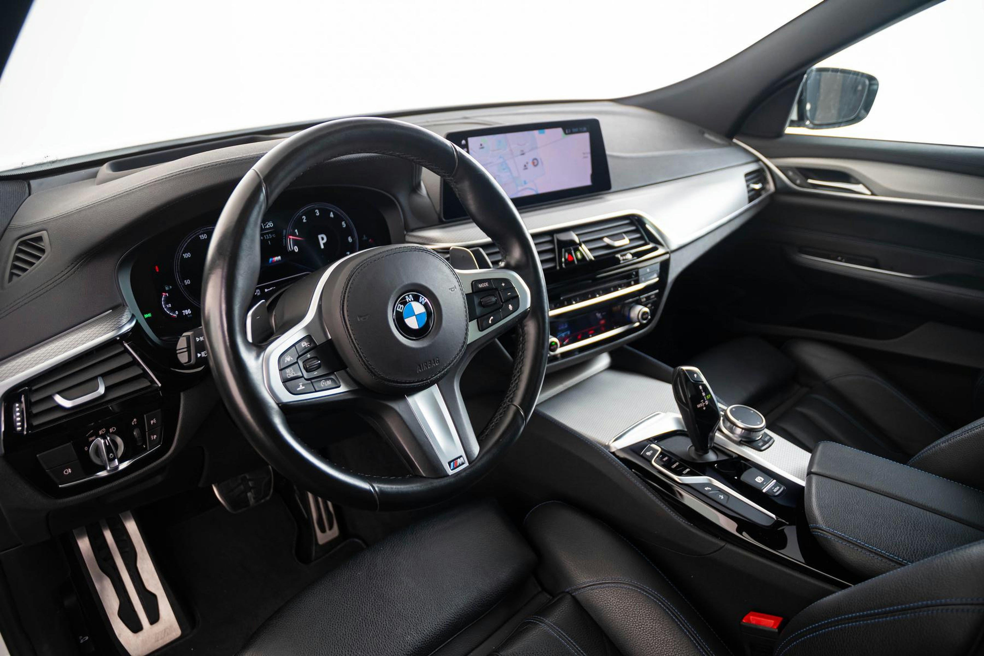 Car image 12