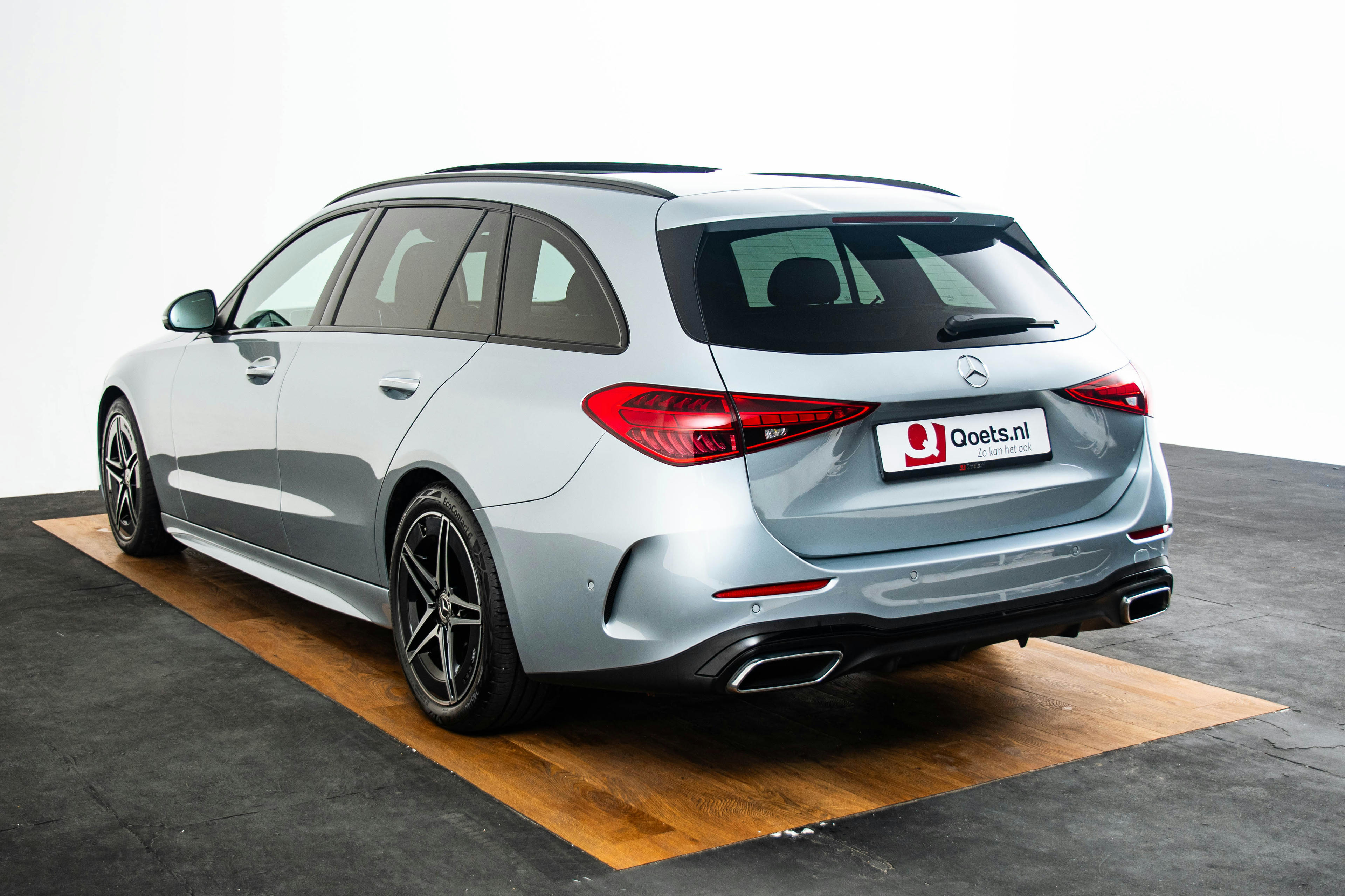 Car image 16