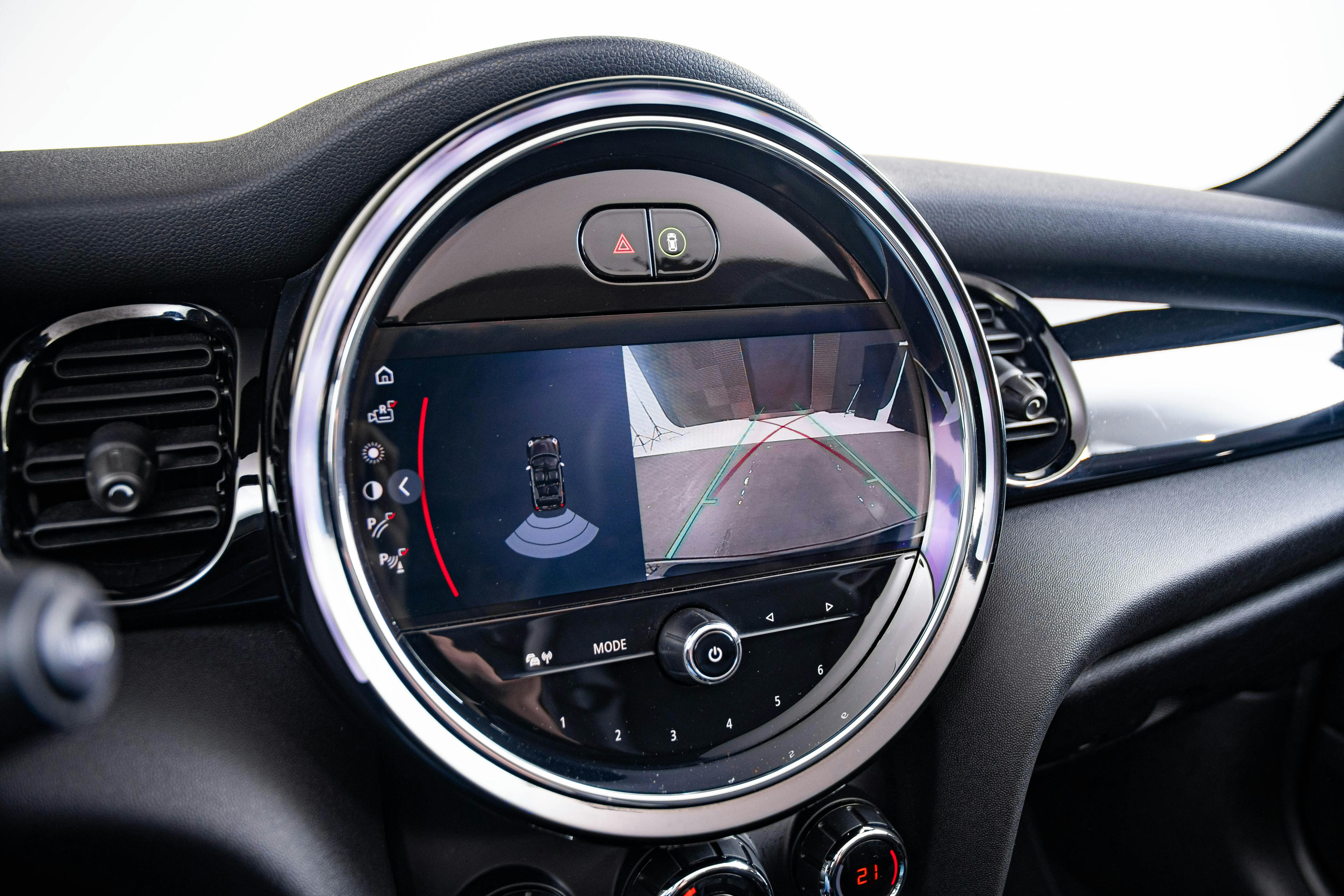Car image 17