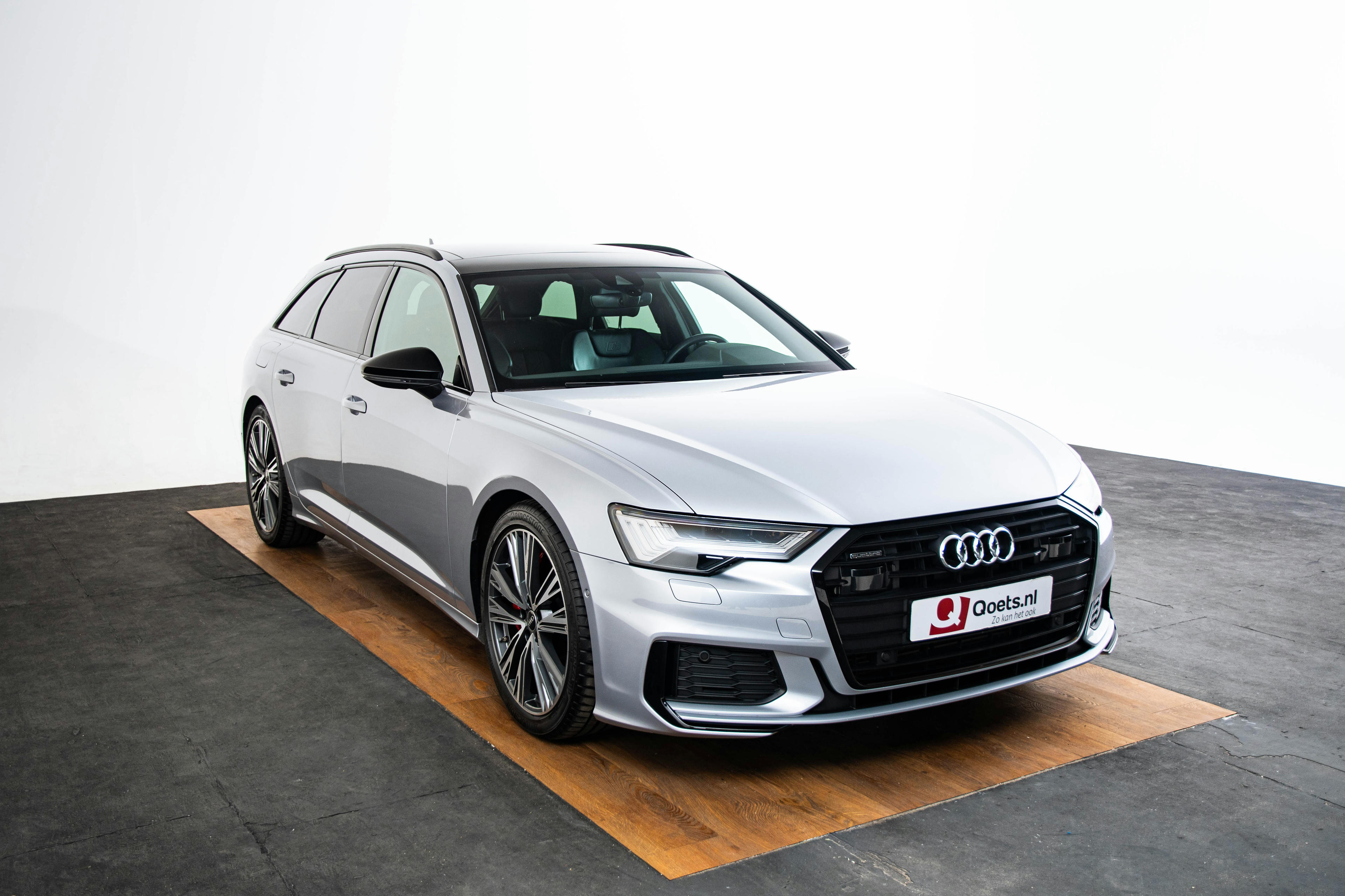 Car image 12