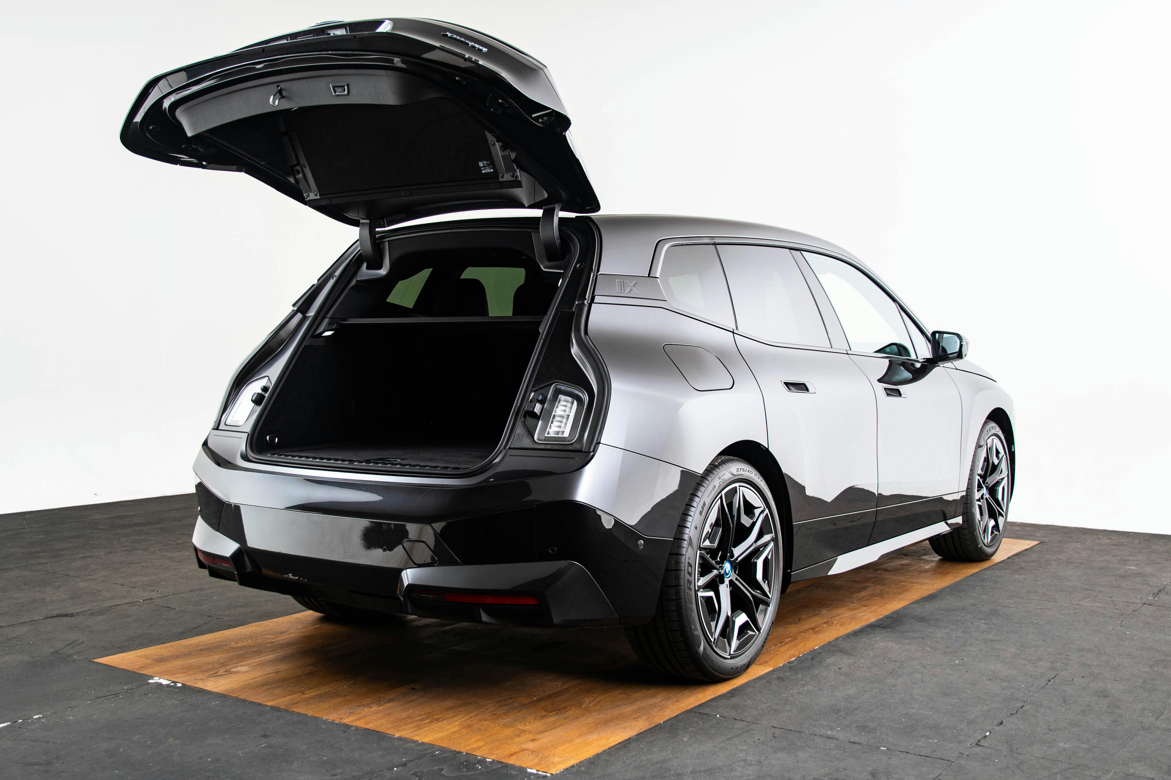 Car image 15