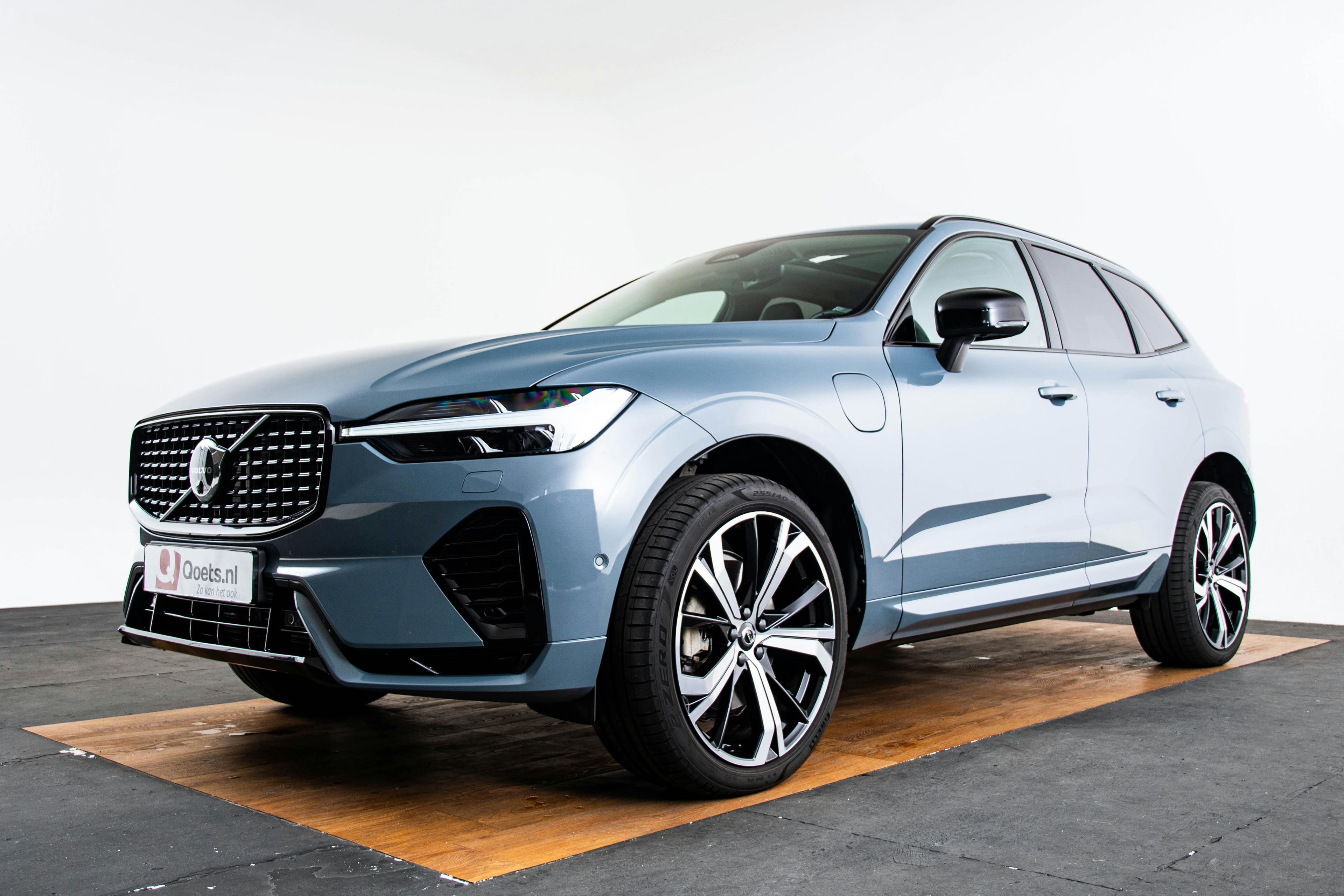 Car image 15