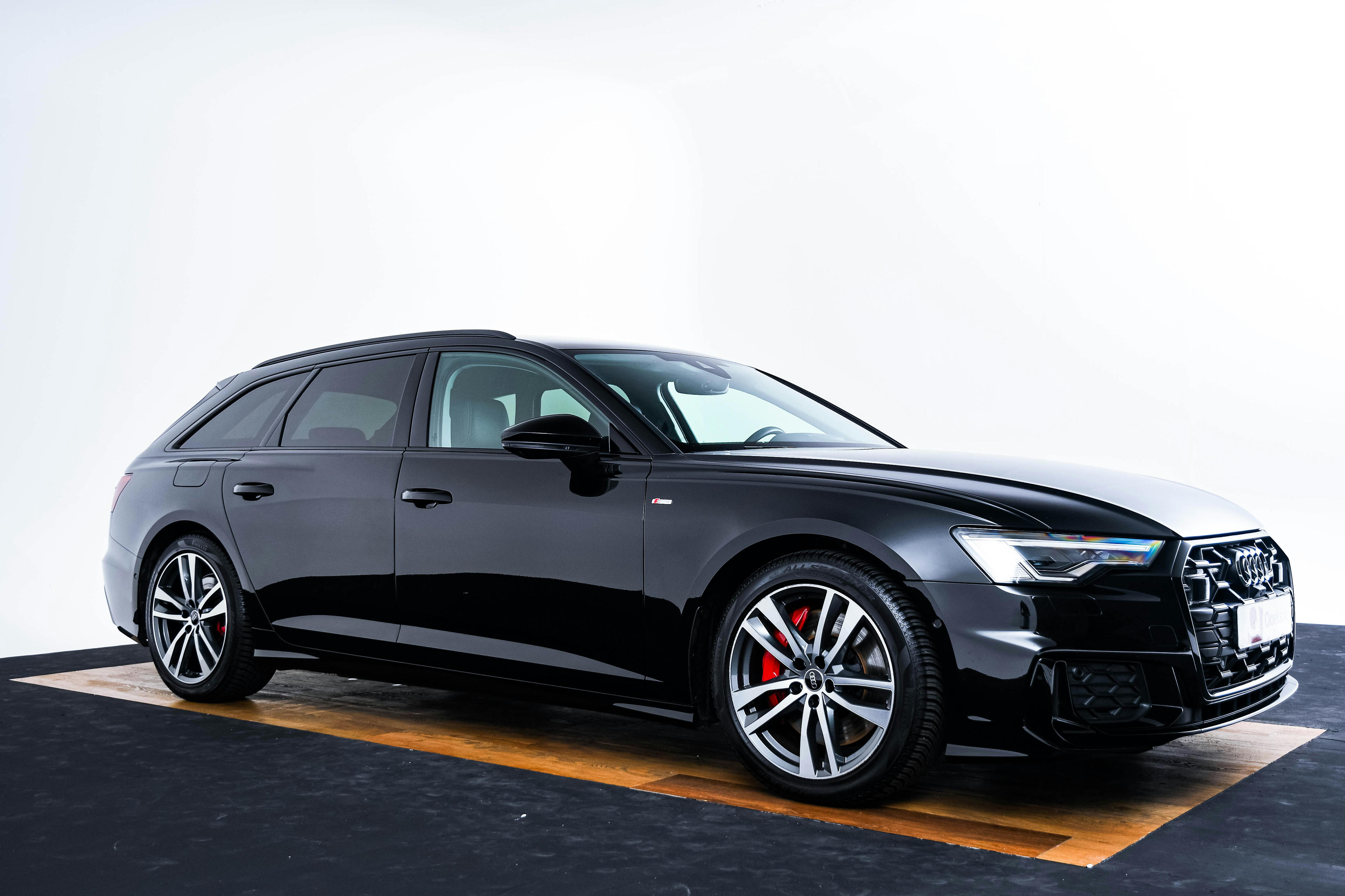 Car image 14