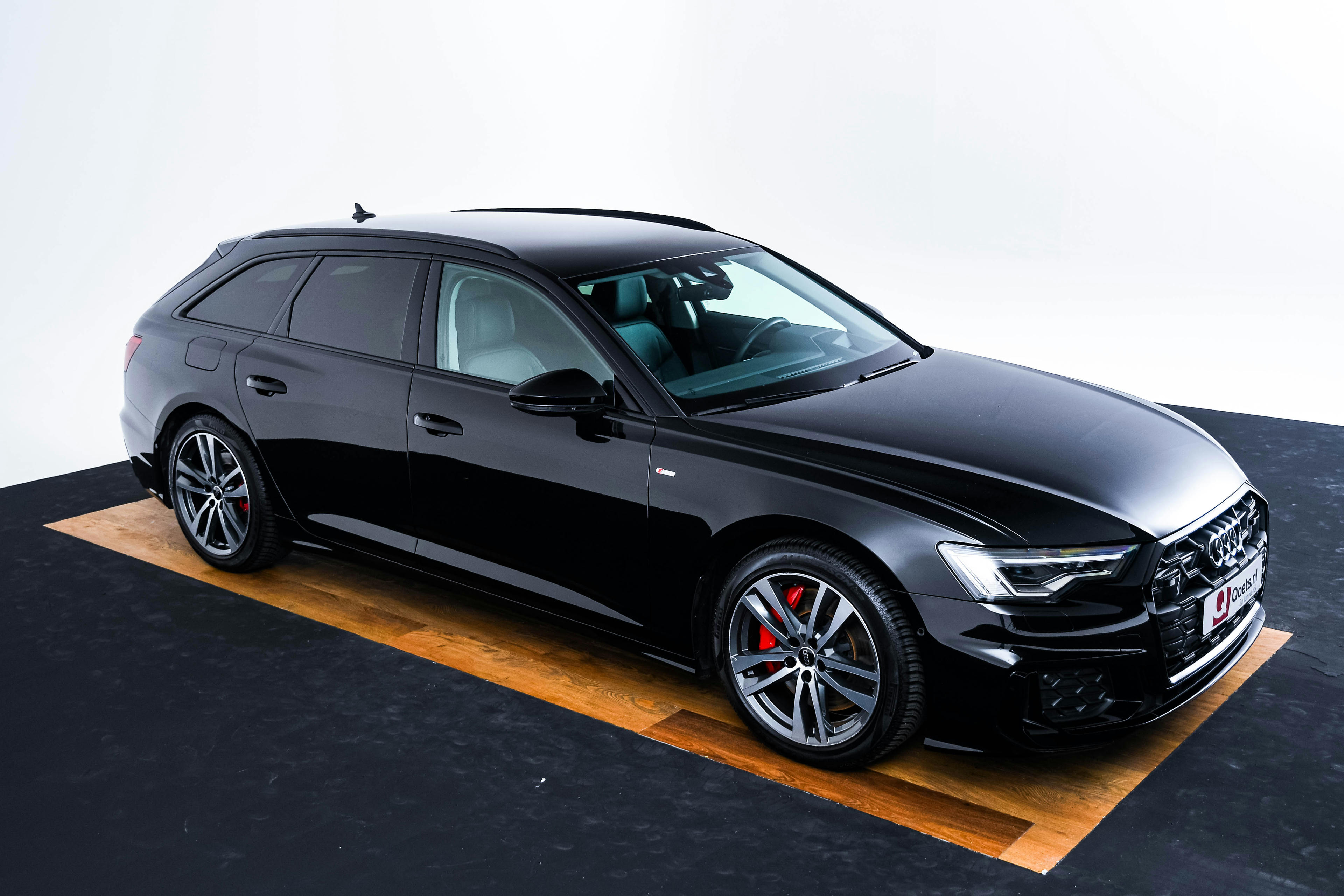 Car image 16