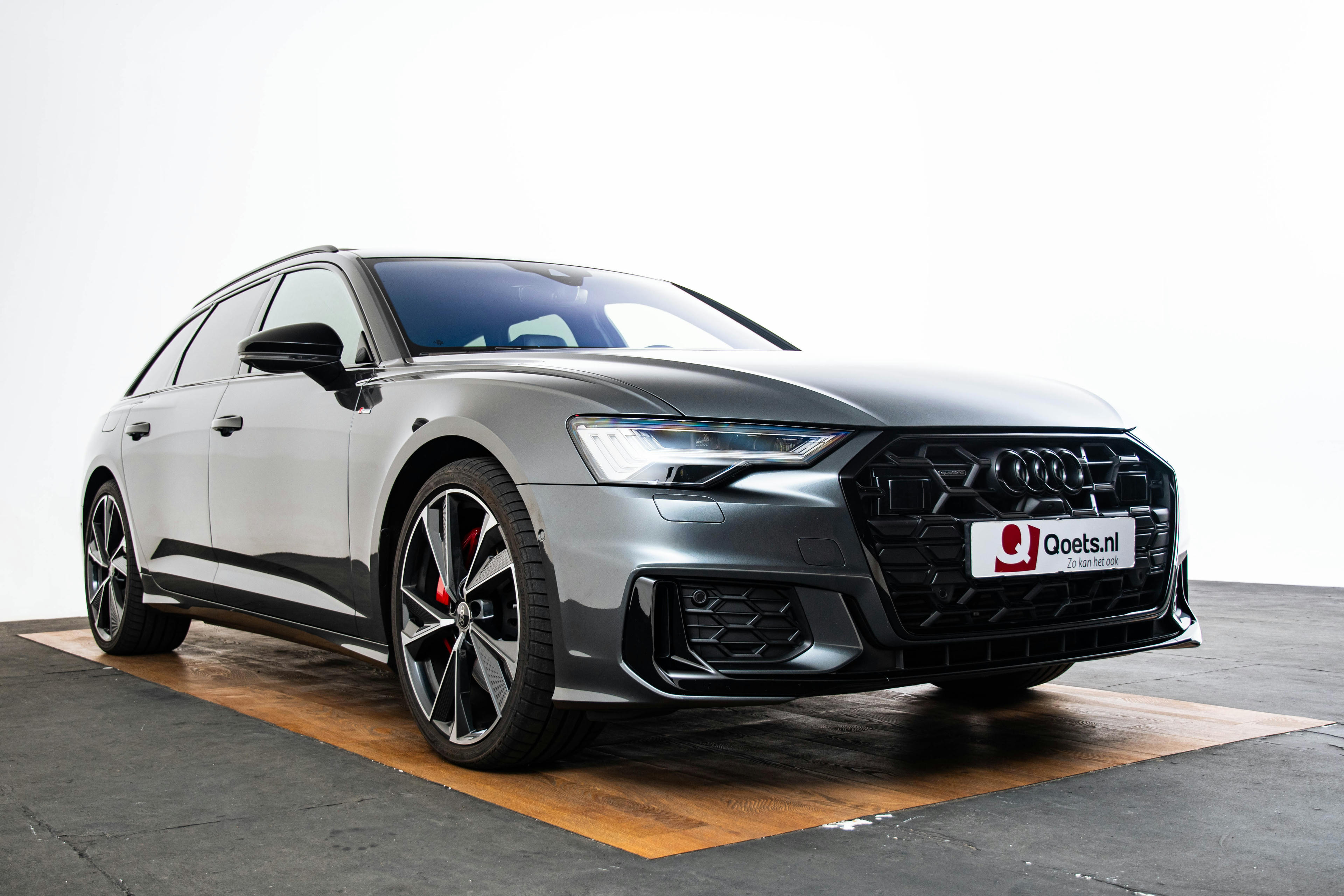 Car image 14