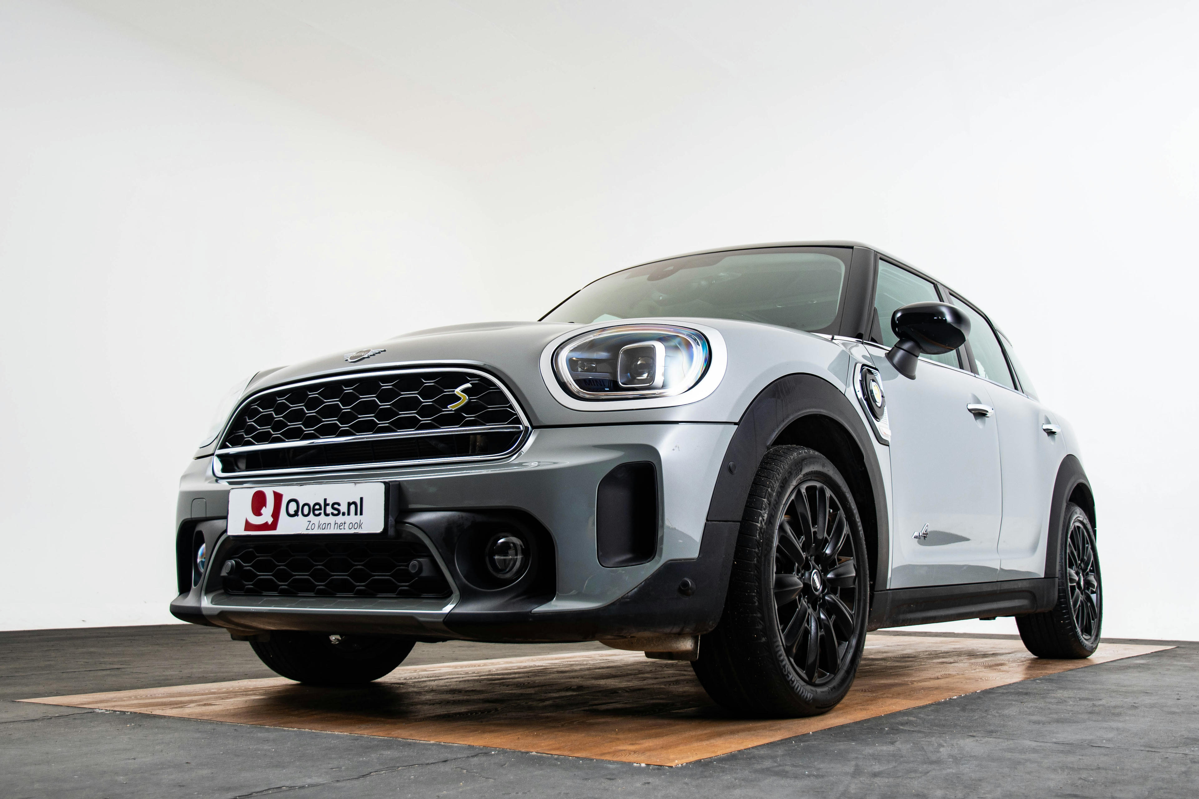 Car image 10