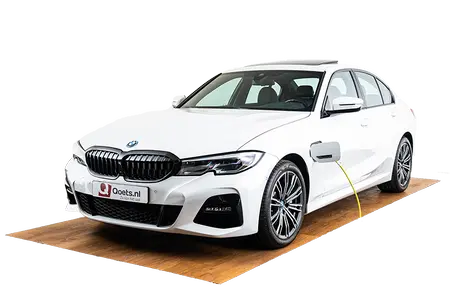 BMW 330e Sedan