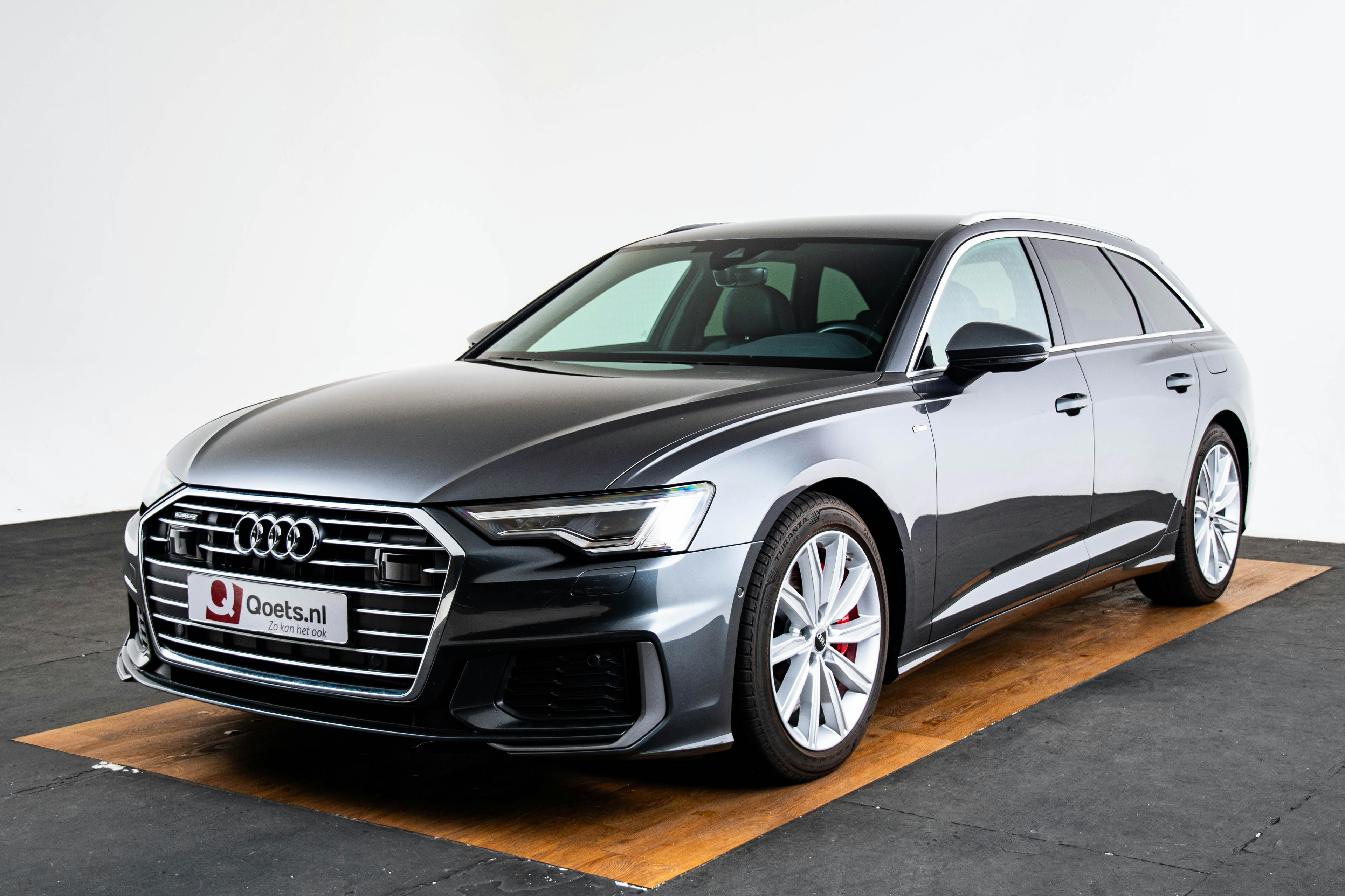 Car image 14
