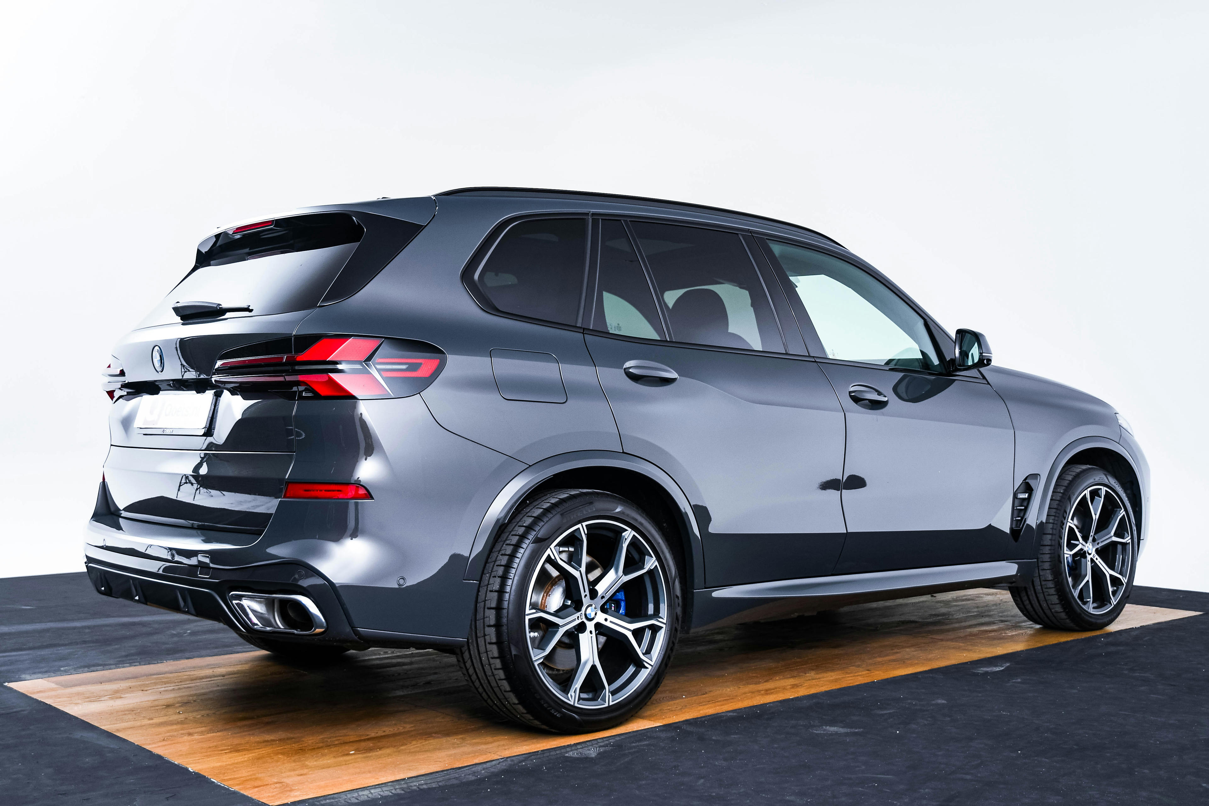 Car image 14