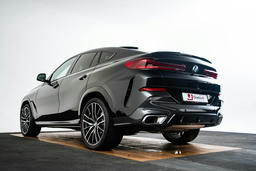 Adaptief onderstel met luchtvering op voor- en achteras