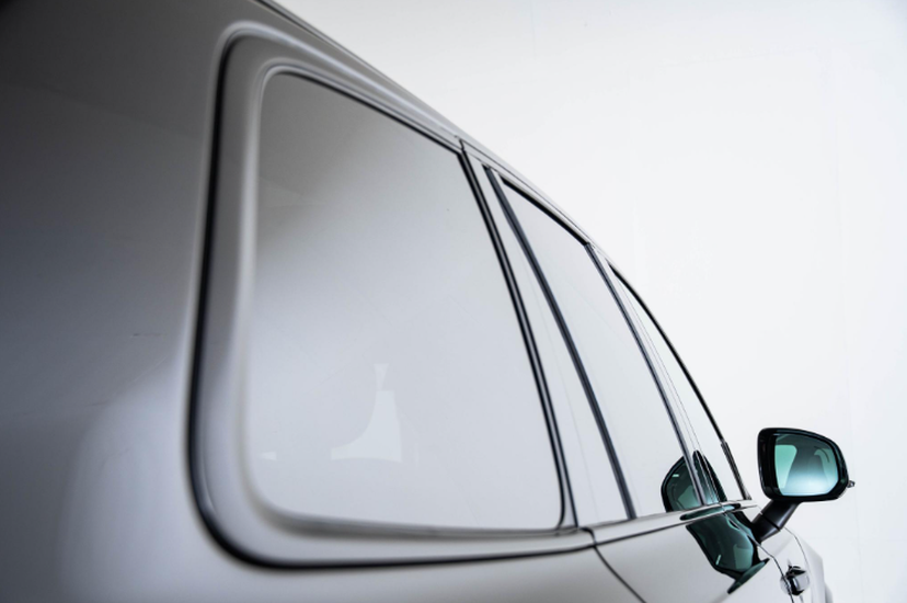 Extra getint glas achterportieren en bagageruimte